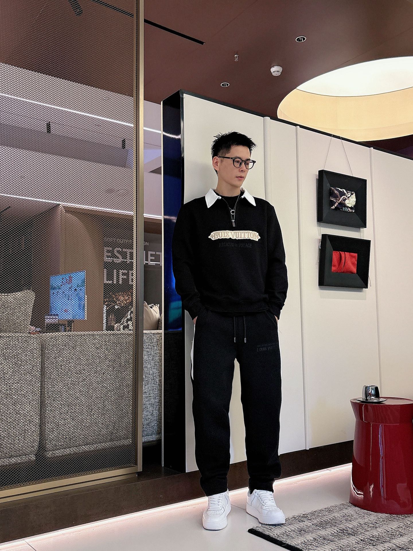 NO:599190,P Louis Vuitton LV 2025 new popular sweatshirt set. The original product is carefully crafted by top designers. It has a fitting and perfect upper body effect. It is all-natural and high-quality and has a thickened new air layer. It has a close-fitting comfort. It is noble and elegant!  Original hardware embodies elegance and nobility!  Counter size M-3XL,,louis vuitton,louis vuitton,hoodie,sweatshirts,alexander wang19860909P 路易威登 LV 2025全新爆款卫衣套装 原单狠货倾注顶级设计师的精心之作 就为一个贴合、完美的上身效果 全天然优质加厚新空气层,贴身的舒适感 高贵典雅！原厂五金无不彰显优雅高贵气质！专柜尺码M-3XL,,louis vuitton,louis vuitton,hoodie,sweatshirts,alexander wang,Men's clothing