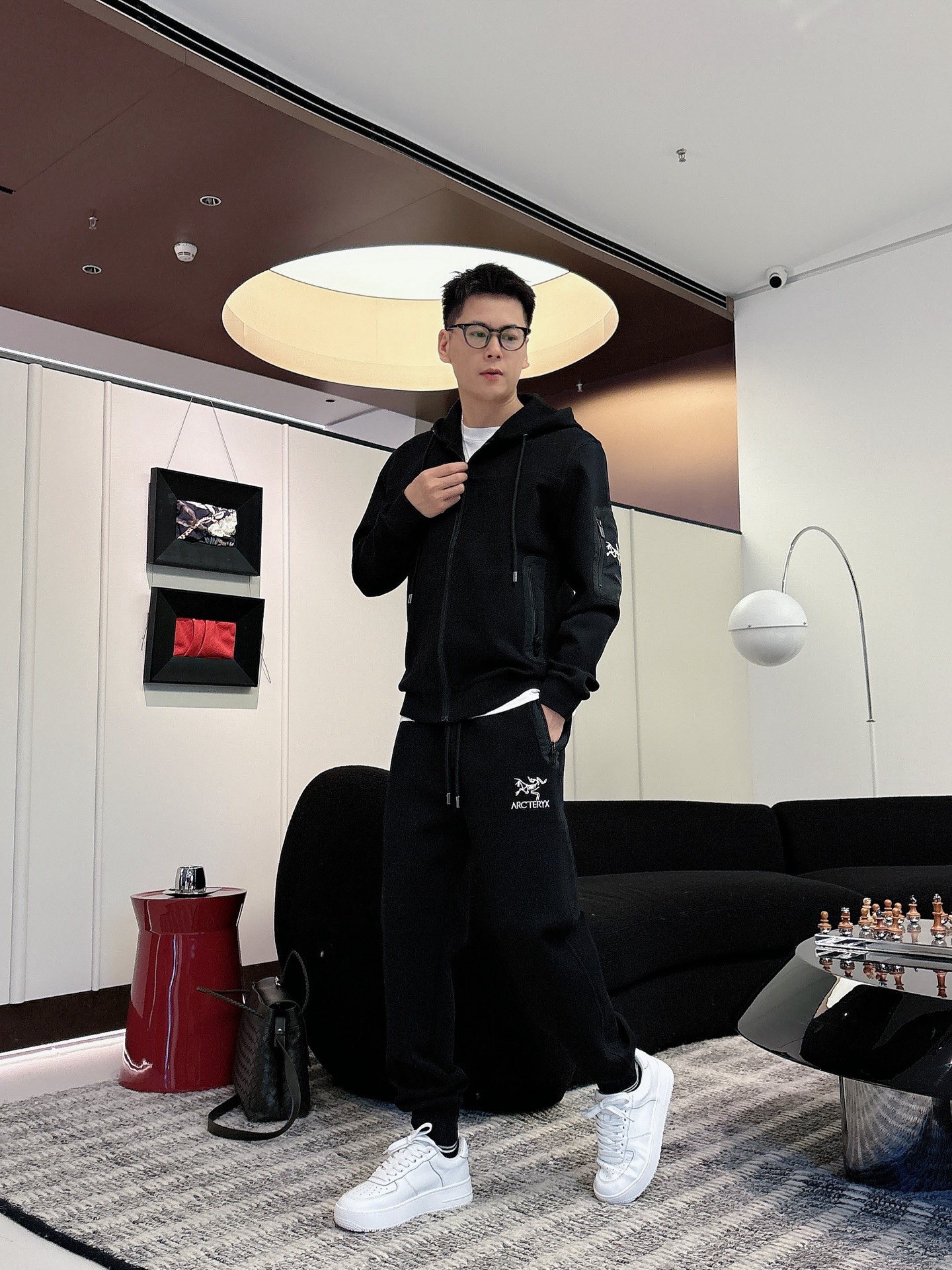 NO:625037,Arc'teryx 2025 new hot-selling cardigan suit. The original product is carefully crafted by top designers. It has a fitting and perfect upper body effect. It is all-natural and high-quality and has a thickened new air layer. It has a close-fitting comfort, noble and elegant!  Original hardware embodies elegance and nobility!  Counter size M-3XL,arc'teryx,alexander wang19860909始祖鸟 2025全新爆款开衫套装 原单狠货倾注顶级设计师的精心之作 就为一个贴合、完美的上身效果 全天然优质加厚新空气层,贴身的舒适感 高贵典雅！原厂五金无不彰显优雅高贵气质！专柜尺码M-3XL,arc'teryx,alexander wang,Men's clothing