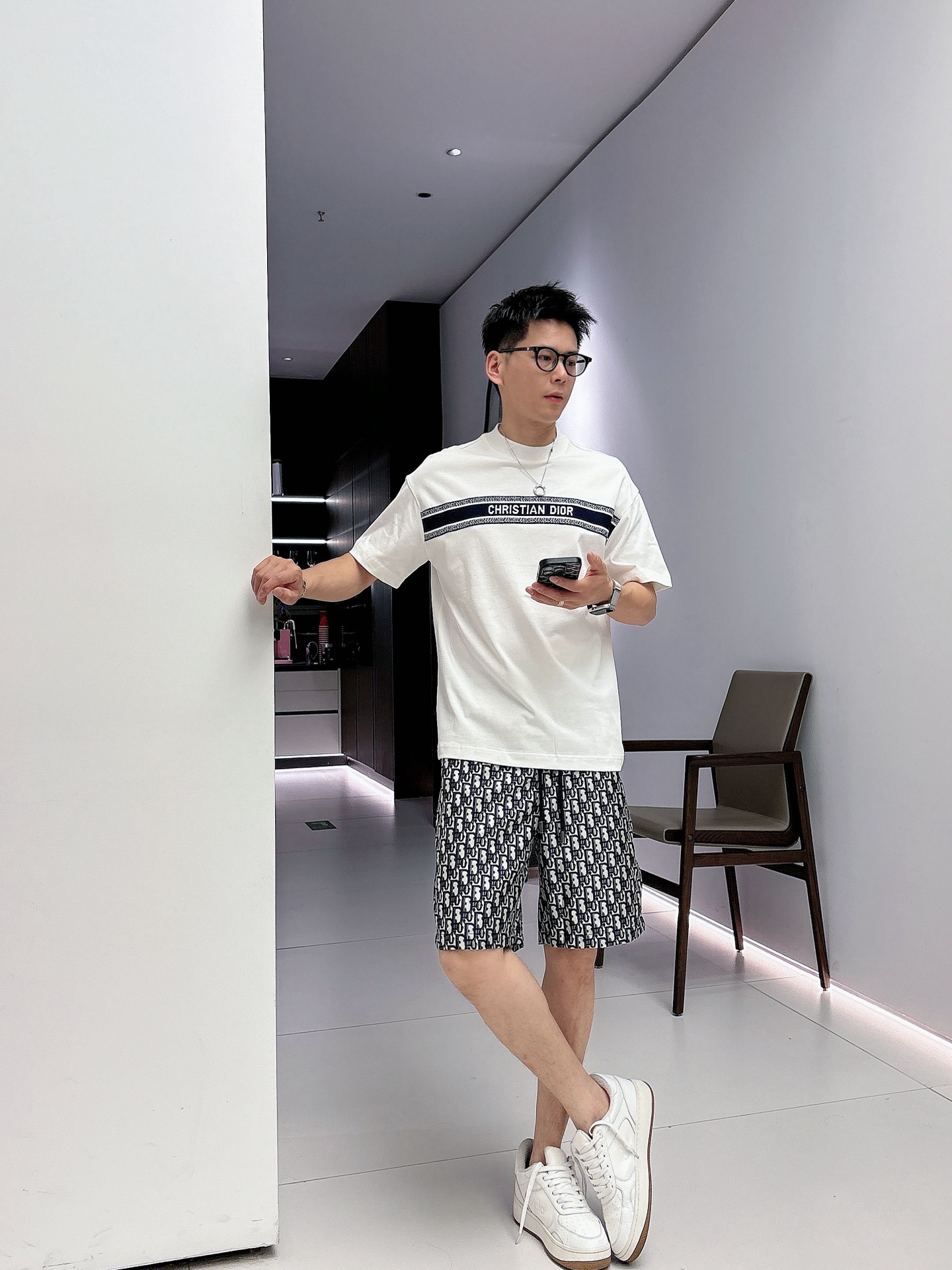 NO:936106,Dior 2026 summer latest model, same style for men and women, classic design short-sleeved T-shirt, classic plaid shorts suit, customized fabric, soft to the touch, comfortable to wear, fine workmanship. The upper body effect is invincible and handsome, size M-3XL,, dior, shorts, T-shirt, tees, t-shirt,19860909Dior 2026夏季最新款,男女同款,经典设计短袖T恤经典格子短裤套装,定制面料,手感柔软,穿着舒适,做工精细.上身效果无敌帅气,码数M-3XL,,dior,shorts,T-shirt,tees，t-shirt,,Men's clothing