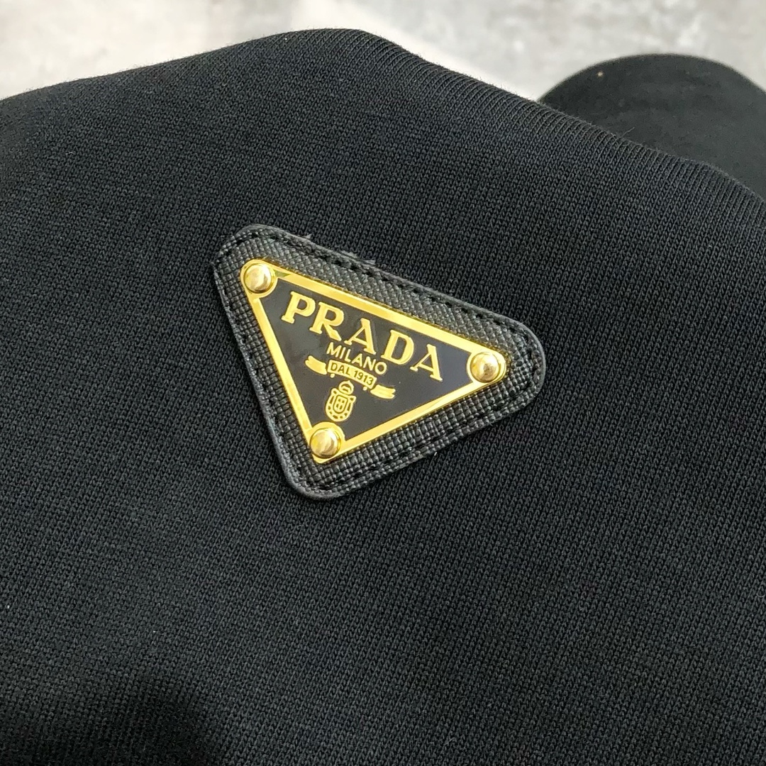   P*ADA 普拉哒2025早春新款原单男士圆领短袖T恤 专柜同步售卖 🔥🔥经典爆款✨✨高端品质 高版