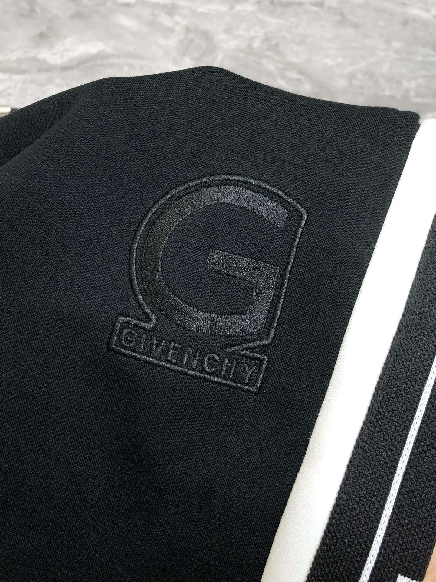   G*venchy 纪梵希秋冬新款男士原单休闲裤 卫裤 高端定制 时尚百搭款✨✨✨拼接织带 立体刺绣字