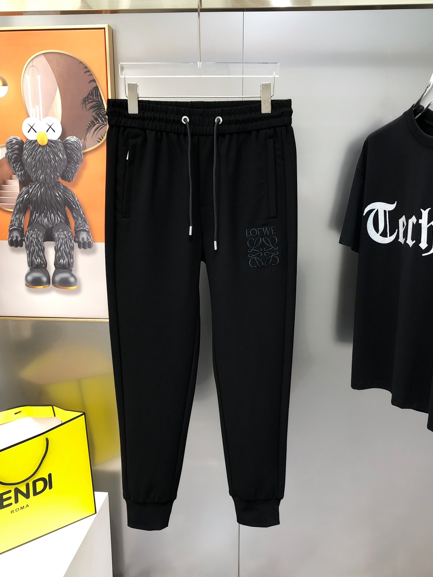   L*EWE 罗意葳秋冬新款男士原单休闲裤 卫裤 高端定制 时尚百搭款✨✨✨立体刺绣字母logo图案设