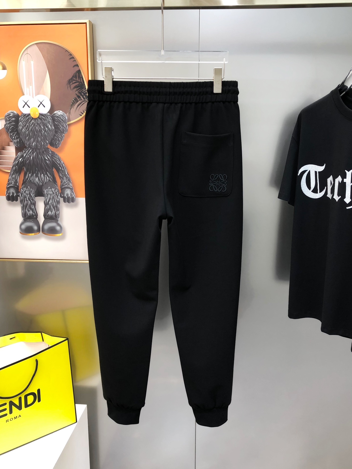   L*EWE 罗意葳秋冬新款男士原单休闲裤 卫裤 高端定制 时尚百搭款✨✨✨立体刺绣字母logo图案设