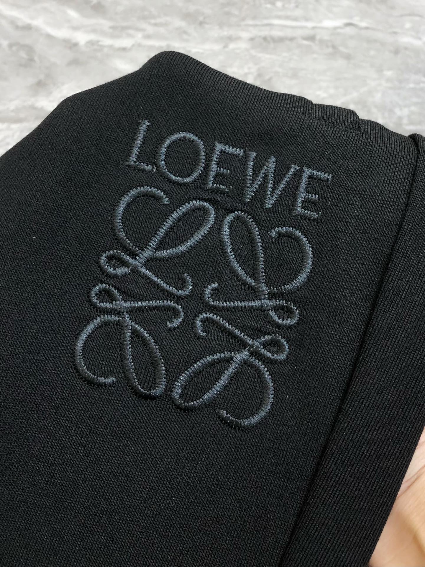   L*EWE 罗意葳秋冬新款男士原单休闲裤 卫裤 高端定制 时尚百搭款✨✨✨立体刺绣字母logo图案设