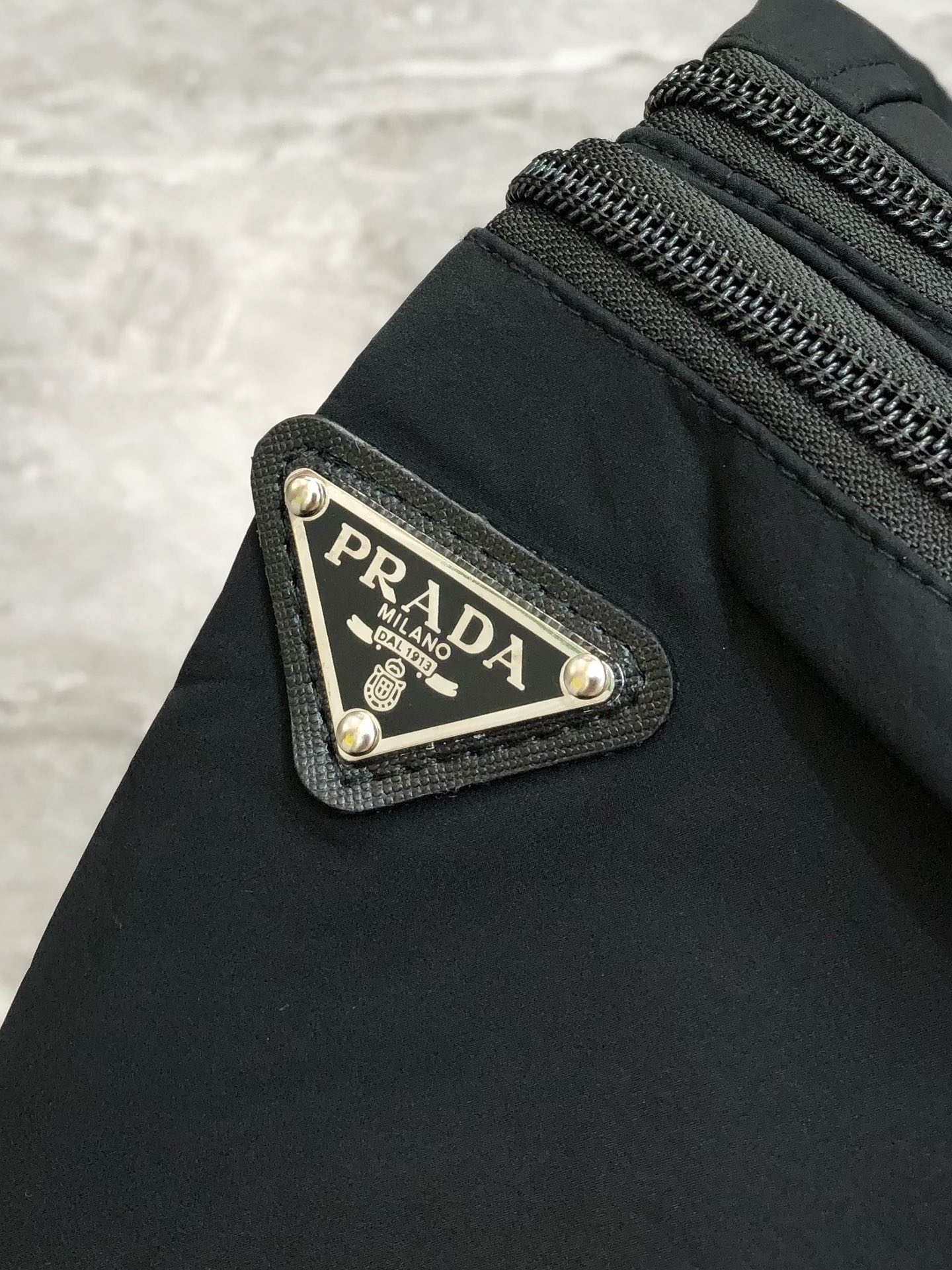   P*ADA 普拉哒秋冬新款男士原单休闲裤 工装卫裤 高端定制 时尚百搭款✨✨✨绣三角logo标设计 