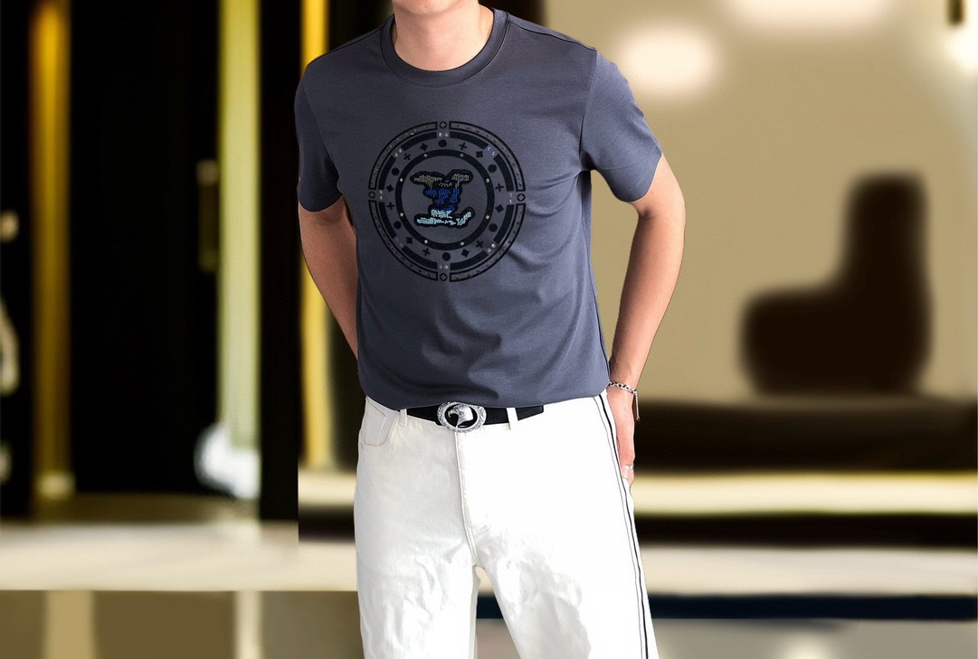   LV 路易威登2025春夏新款原单男士圆领短袖T恤 ✨✨高端定制 时尚百搭✨✨ 柜台同步售卖 🔥🔥胸