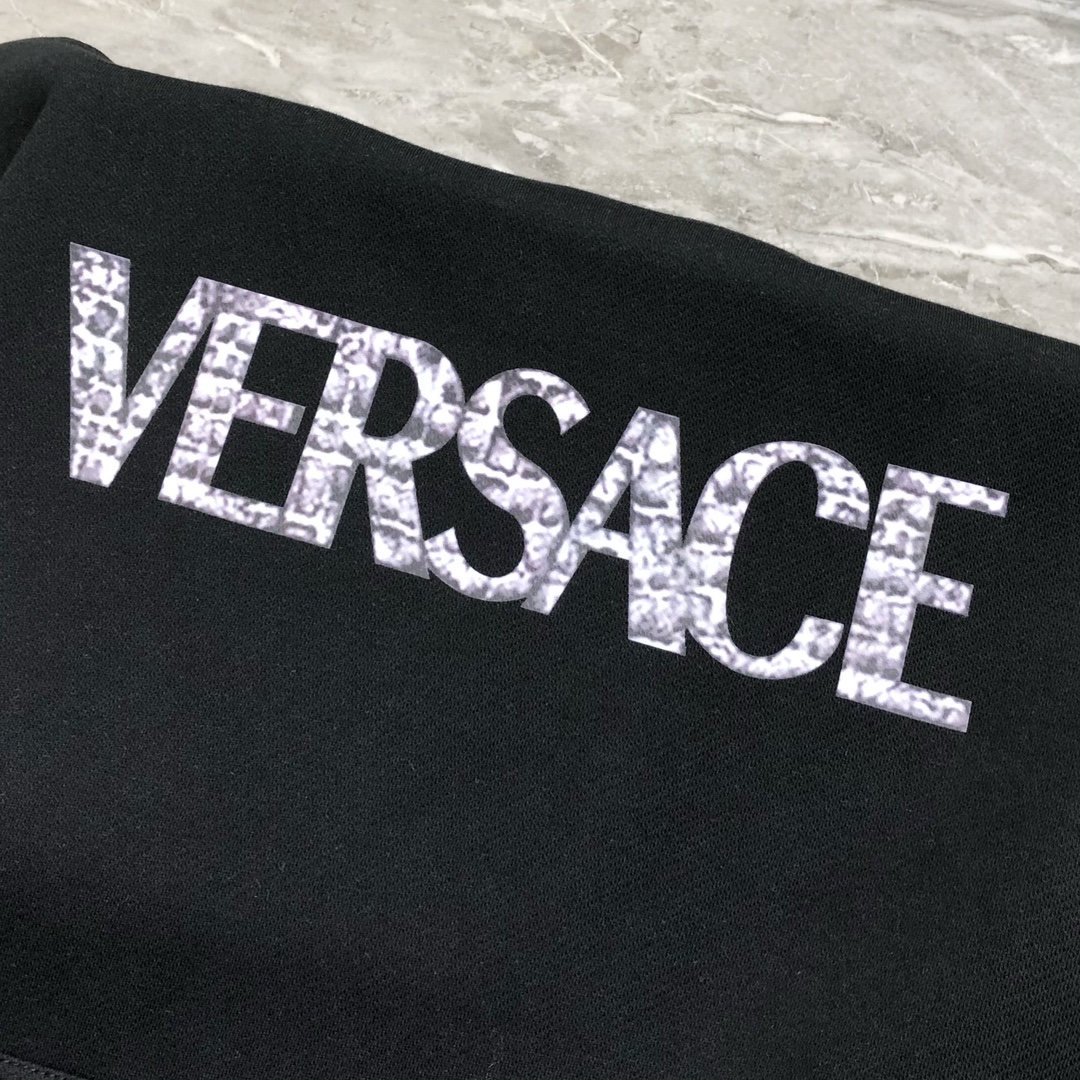   V*rsace 范思哲秋冬新款原单男士加绒加厚休闲套头连帽卫衣  高端定制 内里加绒⚠️OS偏大版型