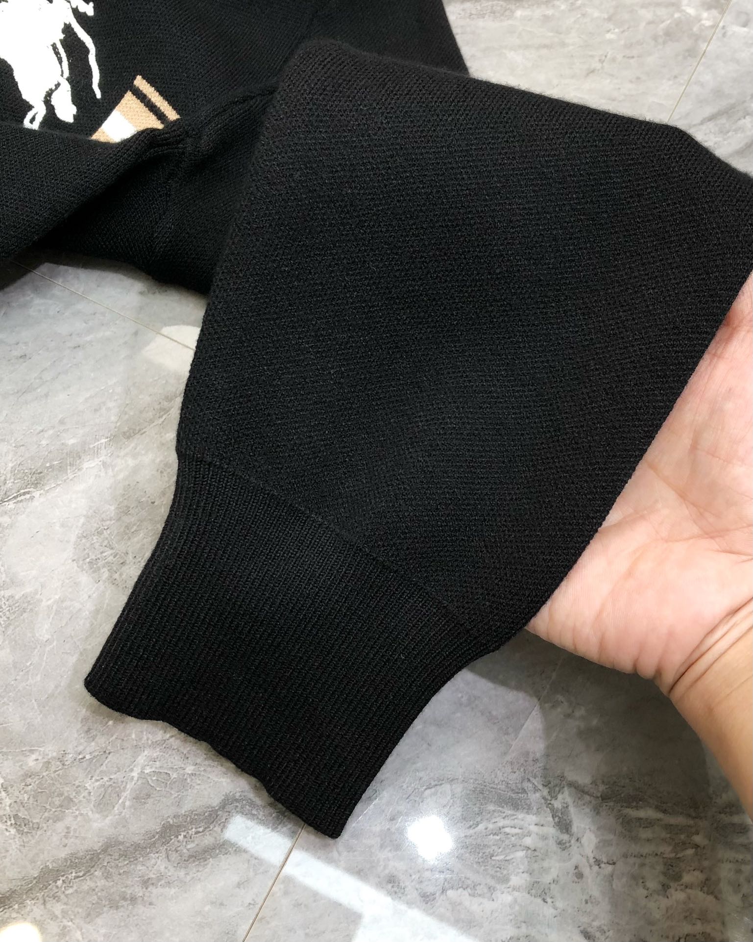   BURBE** 巴宝莉秋冬新款男士原单圆领毛衣 柜台同步售卖 ✨✨高端定制 🔥🔥爆款 时尚百搭 提花