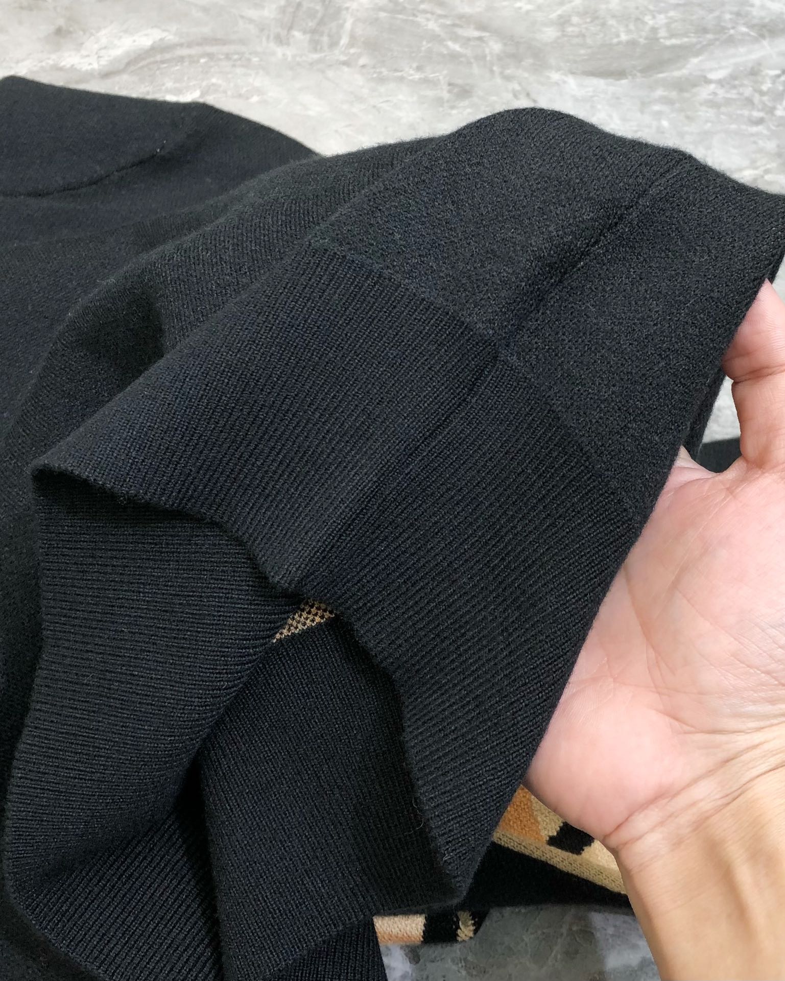   FD 芬迪秋冬新款男士原单圆领毛衣 柜台同步售卖 ✨✨高端定制 🔥🔥爆款 时尚百搭 提花logo图案