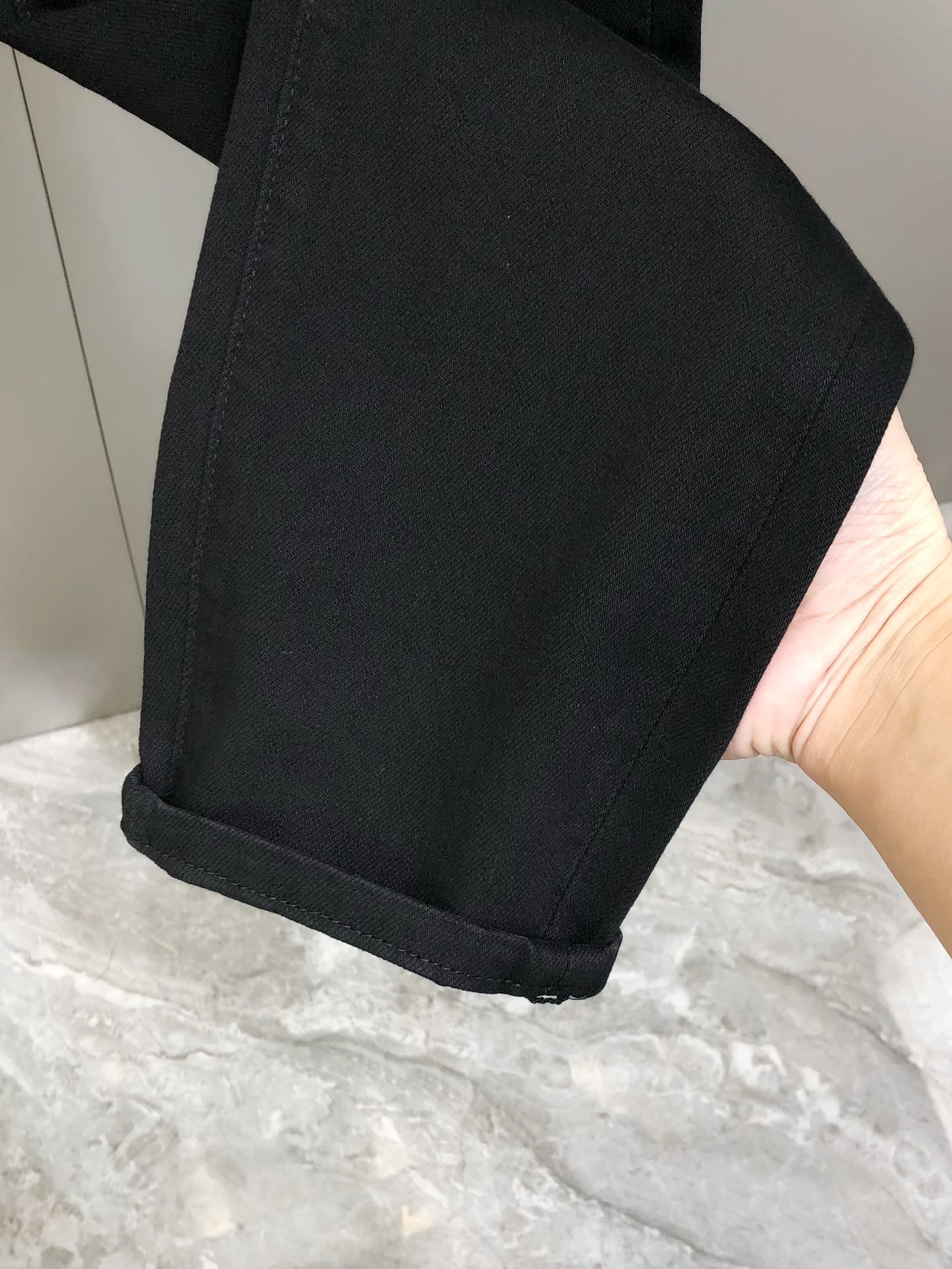  LV 路易威登2024早秋新款男士修身小脚牛仔裤 官网同步✨✨简洁时尚 爆款 高端定制 原单狠货 ✨✨