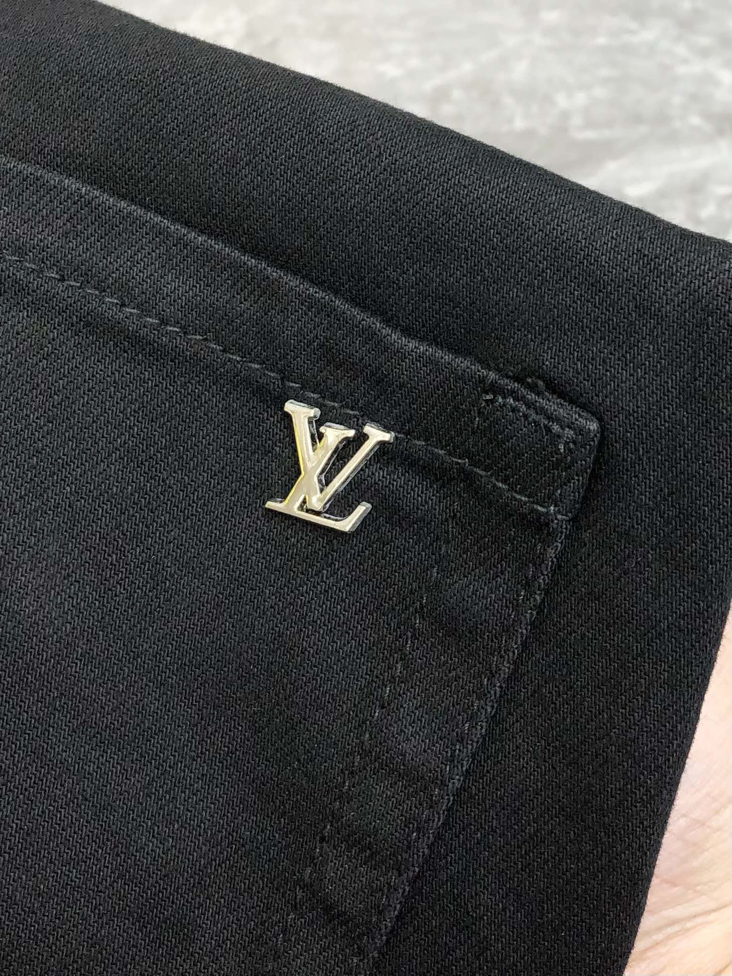  LV 路易威登2024早秋新款男士修身小脚牛仔裤 官网同步✨✨简洁时尚 爆款 高端定制 原单狠货 ✨✨