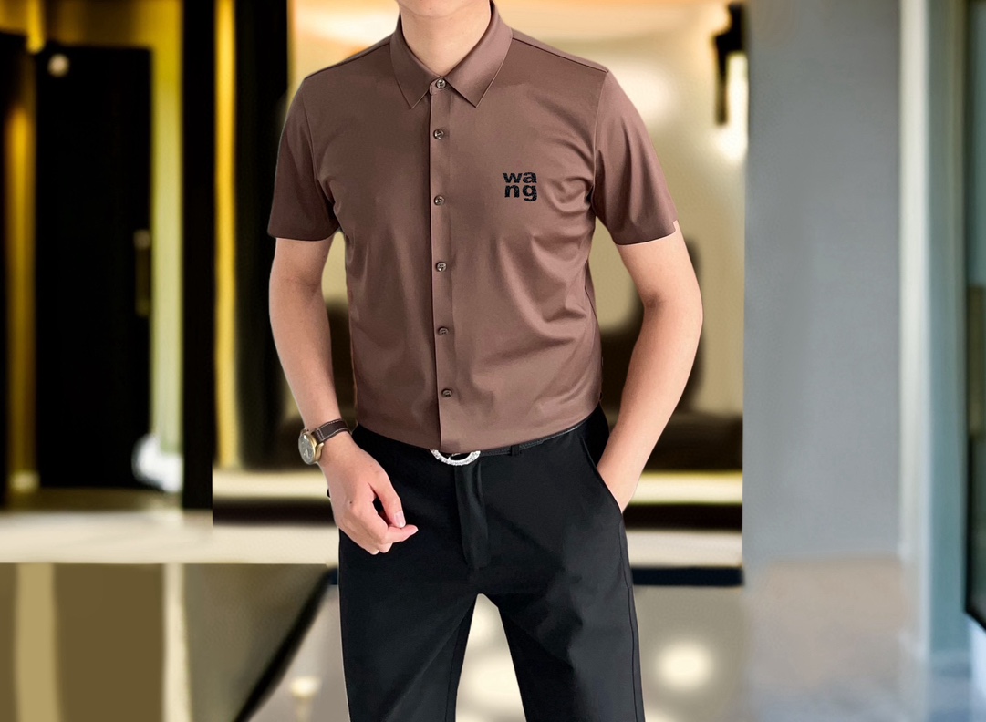  Al*xanderwang 亚历山大王2025早春新款男士原单休闲短袖衬衫 官网同步发售 ✨简洁时尚百