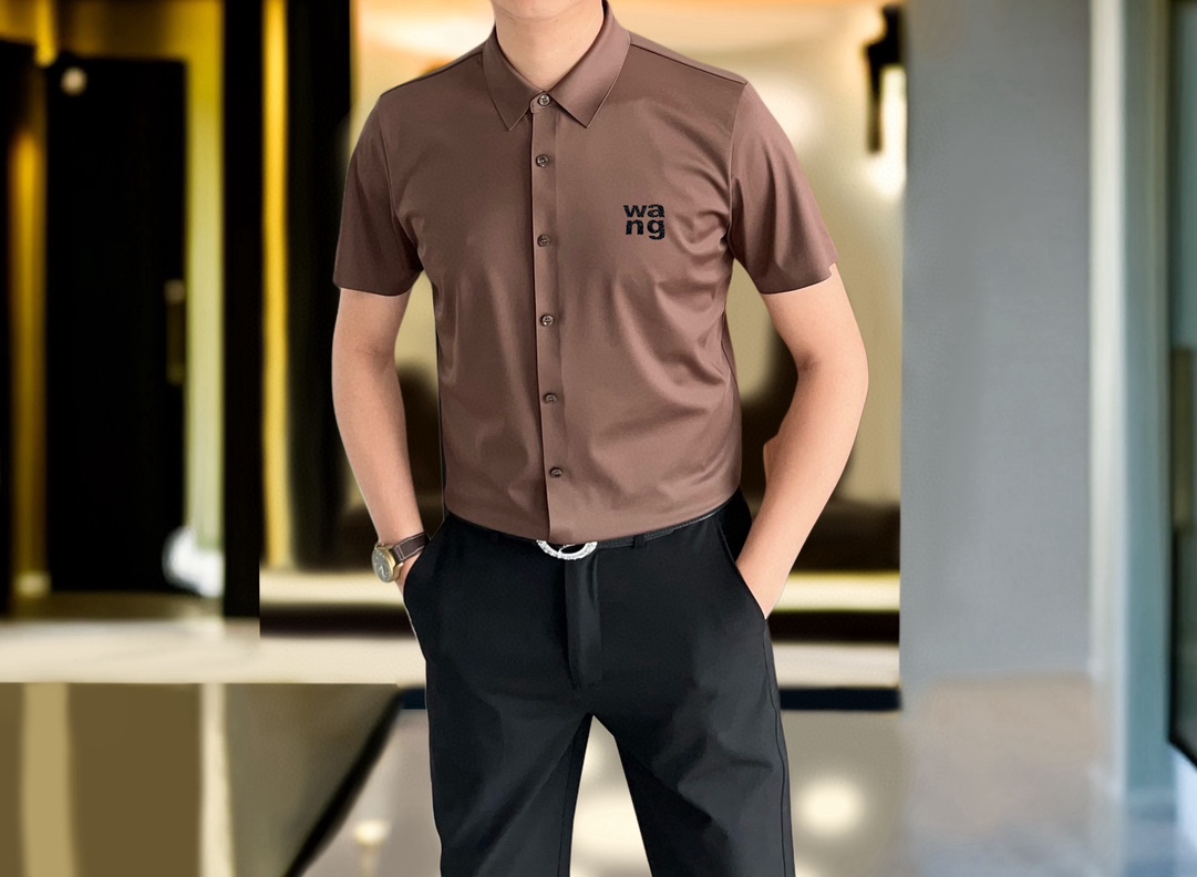  Al*xanderwang 亚历山大王2025早春新款男士原单休闲短袖衬衫 官网同步发售 ✨简洁时尚百