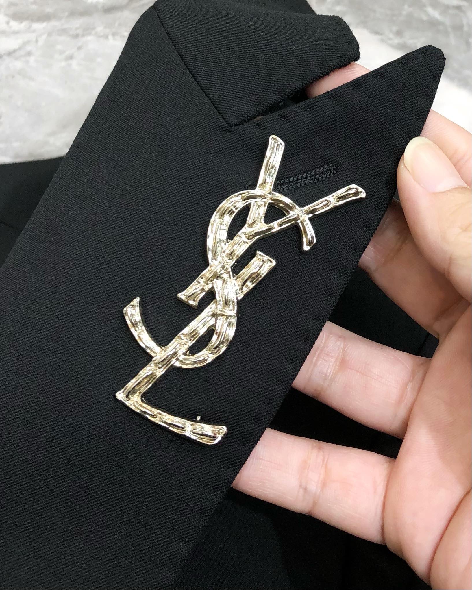 整套售卖不拆 YSL 圣罗兰早春新款原单男士商务休闲西装套装 西服外套西裤 官网同步售卖  ✨高端定制 