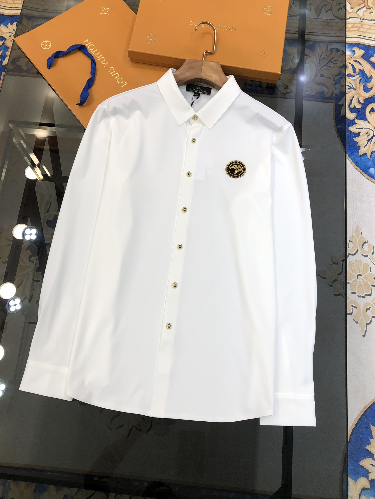  史蒂芬新款男士原单休闲长袖衬衫 官网同步发售 ✨简洁时尚百搭 高端品质✨无缝切割包边 胸前印胶烫钻lo
