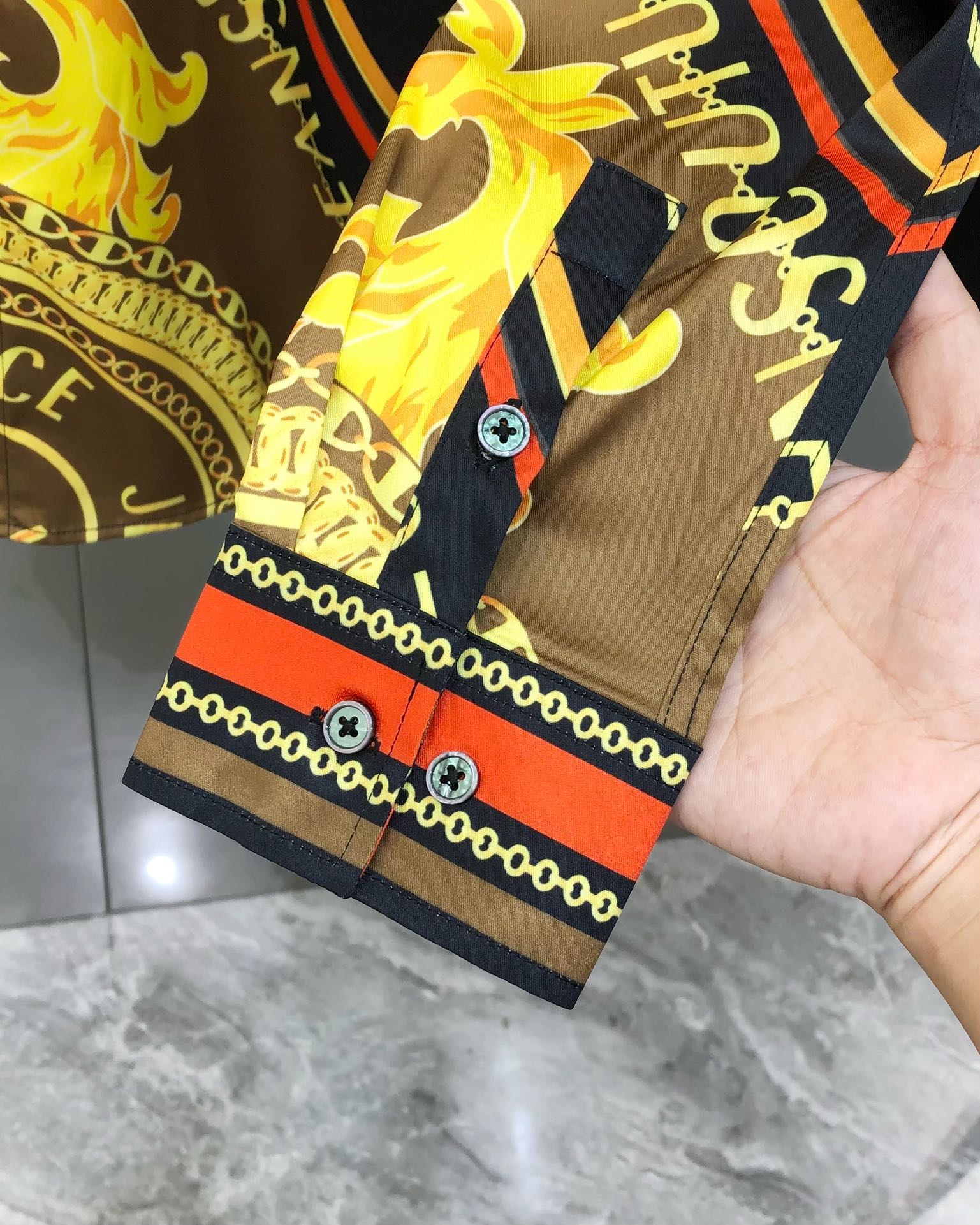  V*rsace 范思哲新款男士原单休闲长袖衬衫 官网同步售卖 ✨✨时尚潮款 高版本 ✨✨ 爆款 🔥高清