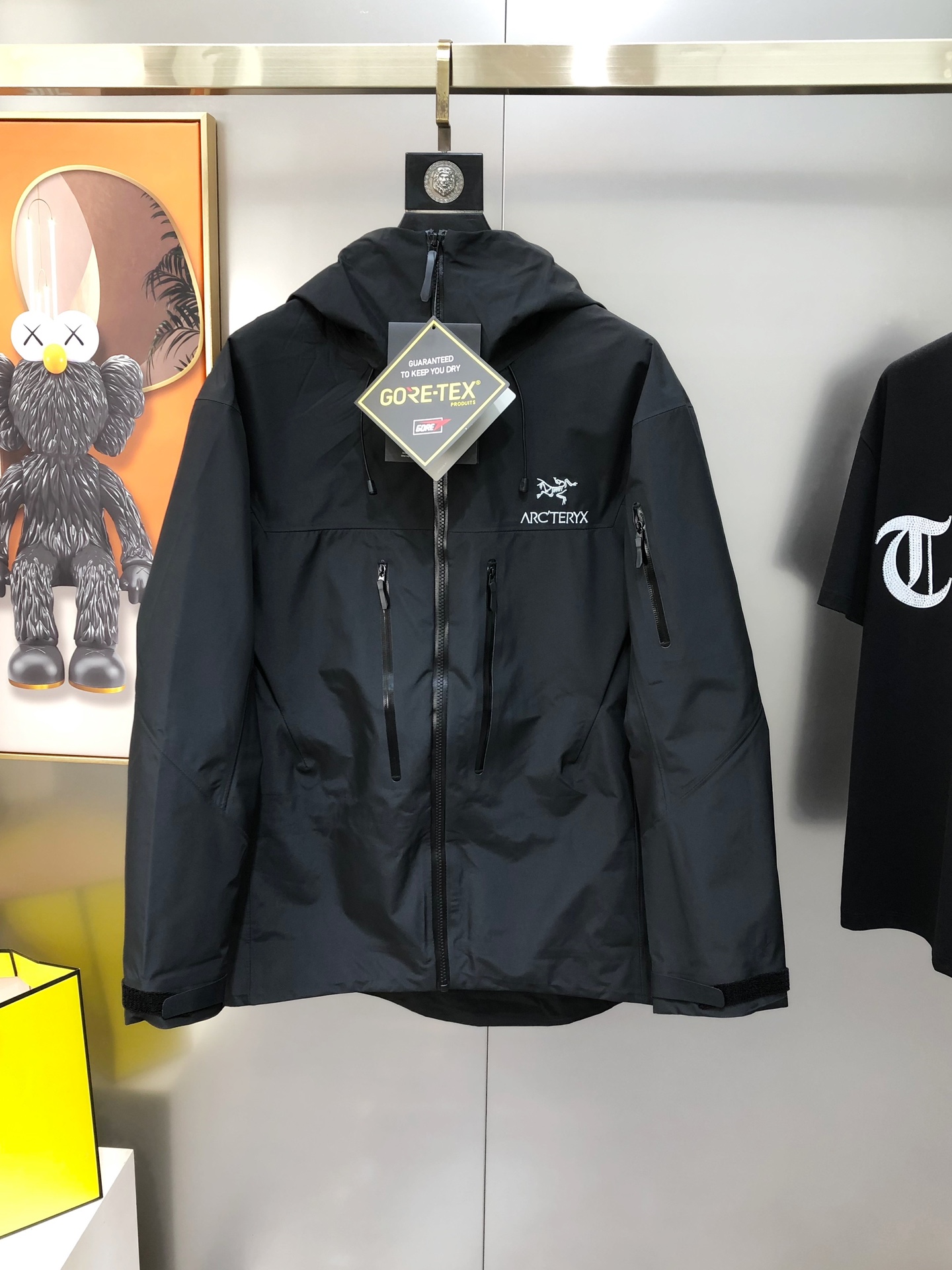 Fashionable Men’s Tweezer Jacket with High-End Design and Embroidery – 2025 Collection - 图片 3