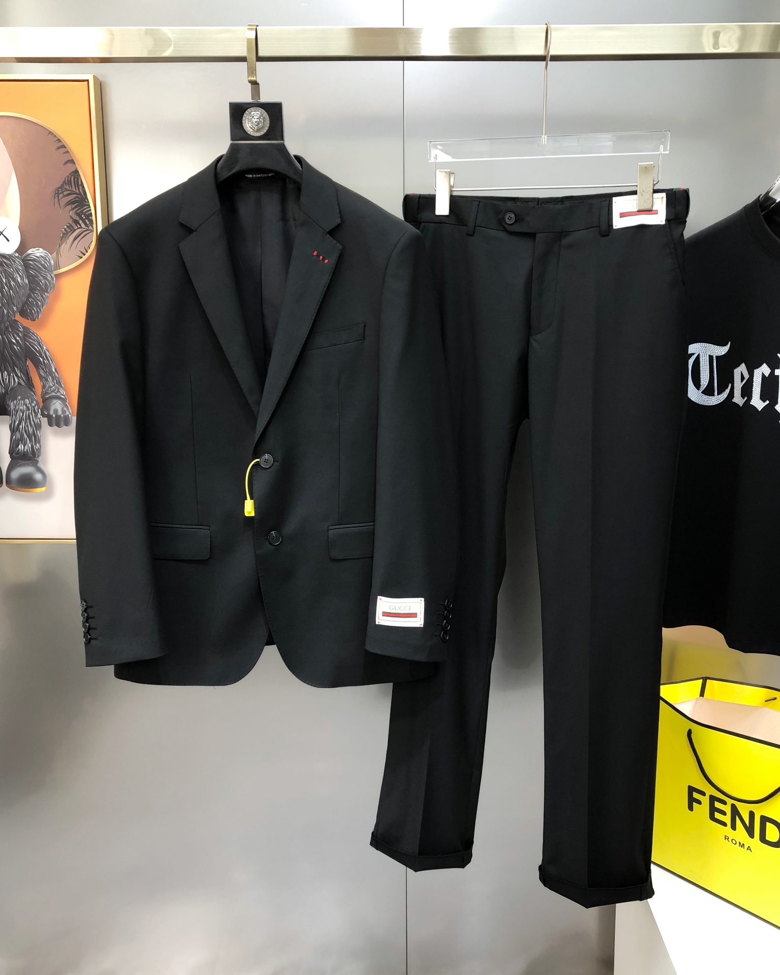 NO:124053,The whole set of top P trousers P G*cci Guqi New early spring original single men's business casual suit suit suit suit jacket trousers can be sold separately and sold simultaneously on the official website High-end customization, fashionable and versatile, the hot product uses original imported polyester fiber innovative memory fabric, master-level tailoring!  The touch is soft and delicate, and the upper body is comfortable. The original imported engraving hardware accessories are provided with smooth lines, exquisite craftsmanship, excellent style, and casual matching. They are very fashionable and handsome. Highly recommended!  Counter size 46-58=S-4XL (maximum size can be worn about 200 kilograms. Please report your height and weight to place an order) Shipping the next day Black,, jackets & coats, business suit, alexander wang19860909整套 上衣P 西裤P G*cci 古齐 早春新款原单男士商务休闲西装套装 西服外套西裤 可拆开售卖官网同步售卖 高端定制 时尚百搭 爆款采用原版进口聚酯纤维创新记忆面料 大师级剪裁！手感柔软细腻 上身舒适 客供原版进口刻字五金辅料配件,线条流畅,工艺精致,版型超赞,随意搭配都非常时尚帅气强烈推荐哦！专柜尺码46-58=S-4XL（最大码可穿200斤左右 下单请报身高体重) 隔天出货 黑色,,jackets & coats,business suit,alexander wang,Men's clothing