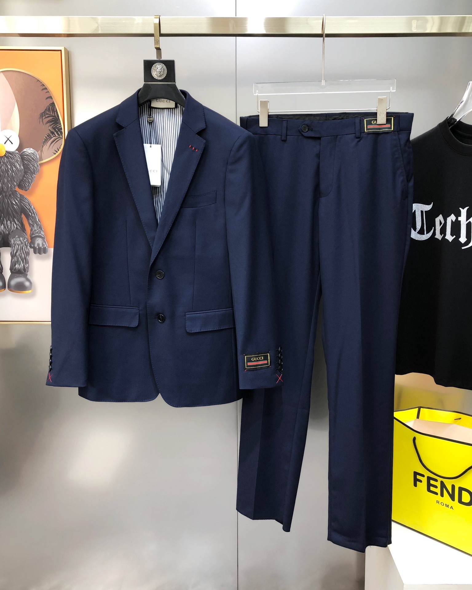 NO:124047,The whole set of top P trousers P G*cci Guqi early spring new original single men's business casual suit suit suit suit jacket trousers can be sold separately and sold simultaneously on the official website High-end customization, fashionable and versatile, the hot product uses original imported polyester fiber innovative memory fabric, master-level tailoring!  The touch is soft and delicate, and the upper body is comfortable. The original imported engraving hardware accessories are provided with smooth lines, exquisite craftsmanship, excellent style, and casual matching. They are very fashionable and handsome. Highly recommended!  Counter size 46-58=S-4XL (maximum size can be worn about 200 kilograms. Please report your height and weight to place an order) Shipping the next day. Royal blue,, jackets & coats, business suit, alexander wang19860909整套 上衣P 西裤P G*cci 古齐早春新款原单男士商务休闲西装套装 西服外套西裤 可拆开售卖官网同步售卖 高端定制 时尚百搭 爆款采用原版进口聚酯纤维创新记忆面料 大师级剪裁！手感柔软细腻 上身舒适 客供原版进口刻字五金辅料配件,线条流畅,工艺精致,版型超赞,随意搭配都非常时尚帅气强烈推荐哦！专柜尺码46-58=S-4XL（最大码可穿200斤左右 下单请报身高体重) 隔天出货 宝蓝色,,jackets & coats,business suit,alexander wang,Men's clothing