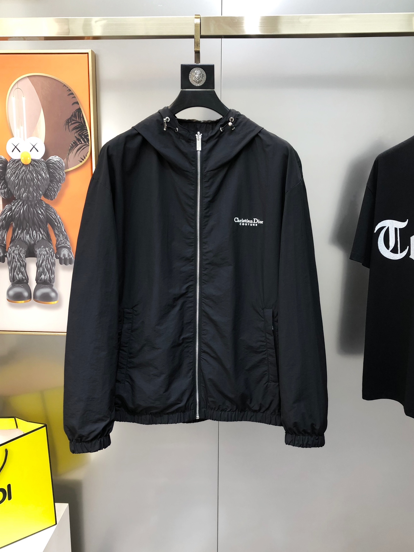 NO:125580,D*or Dior 2025 early spring new original single men's hooded jacket jacket, double-sided, sold simultaneously on the official website, hot products, high-version, attention to details, fashionable and versatile, panoramic high-definition digital direct-injection printing, embroidered letter logo design, using original imported polyester fiber memory fabric, soft and delicate, comfortable upper body, customer-supplied original imported engraving hardware accessories, the OEM factory made the fine lines smooth, the craftsmanship is exquisite, the style is superb, and the random matching is very fashionable and handsome, and highly recommended!  Counter size M-3XL (maximum size can be worn about 190 kilograms. Please report your height and weight to place an order) Shipping the next day Black royal blue, Dior, jackets & coats, jackets & coats, hats, alexander wang19860909D*or 迪奥2025早春新款原单男士连帽夹克外套 双面穿 官网同步售卖 爆款 高版本 注意细节时尚百搭 全景高清数码直喷印花 刺绣字母logo设计 采用原版进口聚酯纤维记忆面料 手感柔软细腻 上身舒适 客供原版进口刻字五金辅料配件,代工厂精细做线条流畅,工艺精致,版型超赞,随意搭配都非常时尚帅气强烈推荐哦！专柜尺码M-3XL（最大码可穿190斤左右 下单请报身高体重) 隔天出货 黑色 宝蓝色,,dior,jackets & coats,jackets & coats,hats,alexander wang,Men's clothing