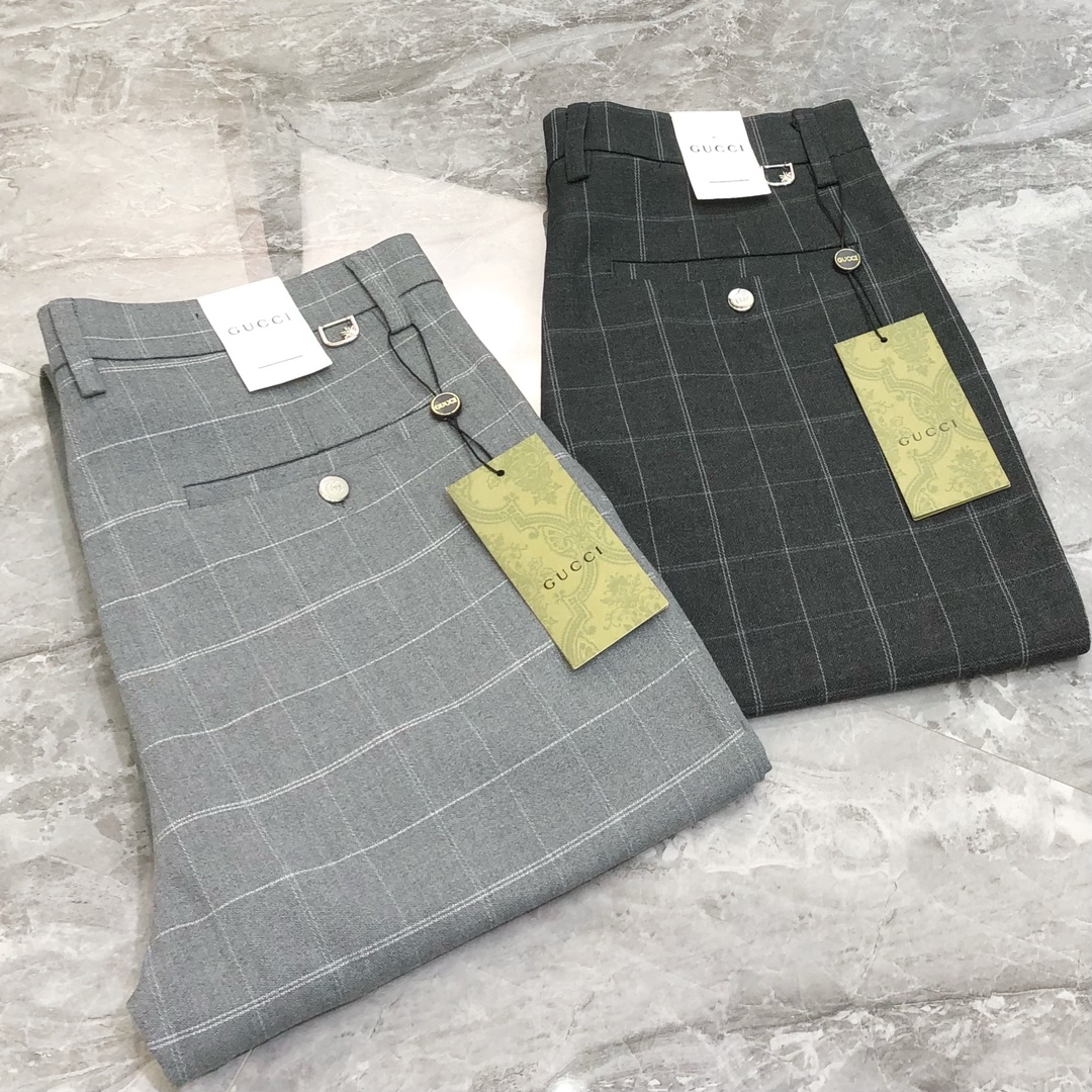 NO:128561,G*cci Guqi early spring new style original single men's business casual trousers trousers sold at the counter simultaneously. High-end goods, simple, generous and versatile, straight slim fit style, rear trouser bag logo design, customized original imported cotton fabric, delicate and super soft!  The upper body is good but not tight, so you can enjoy it at first sight and buy it at first sight!  The overall appearance is designed without many embellishments!  Customized original all-in-one auxiliary materials!  Simple, OEM factory can make commuting models and business casuals. Size 28-38 sizes without 35,37 shipment the next day. Dark gray gray, alexander wang19860909G*cci 古齐早春新款原单男士商务休闲裤西裤 柜台同步售卖 高端货 简洁大方百搭 直筒偏修身版型 后裤袋logo标设计 定制原版进口纯棉面料 面料细腻、超柔软！上身型好、却不绷紧,让你一眼就入心、一眼就入手！外观整体无多点缀设计 ！定制原版全品辅料！简简单单,代工厂精细做通勤款、商务休闲皆可 尺码28-38码 没35,37隔天出货 深灰色 灰色,,alexander wang,Men's clothing