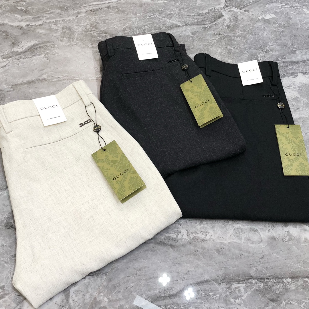 NO:128564,G*cci Guqi early spring new style original single men's business casual trousers trousers sold at the counter simultaneously. High-end goods, simple, generous and versatile, straight slim fit style, rear trouser bag logo design, customized original imported cotton-linen blend fabric, delicate and super soft!  The upper body is good but not tight, so you can enjoy it at first sight and buy it at first sight!  The overall appearance is designed without many embellishments!  Customized original all-in-one auxiliary materials!  Simple, OEM factory can make commuting models and business leisure products. Size 28-36 sizes. No 35 shipments the next day, alexander wang19860909G*cci 古齐早春新款原单男士商务休闲裤西裤 柜台同步售卖 高端货 简洁大方百搭 直筒偏修身版型 后裤袋logo标设计 定制原版进口棉麻混纺面料 面料细腻、超柔软！上身型好、却不绷紧,让你一眼就入心、一眼就入手！外观整体无多点缀设计 ！定制原版全品辅料！简简单单,代工厂精细做通勤款、商务休闲皆可 尺码28-36码 没35隔天出货,,alexander wang,Men's clothing