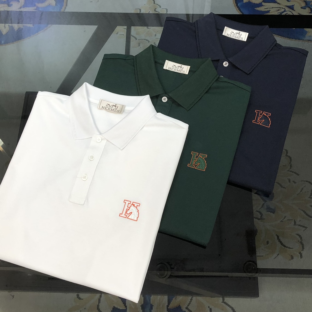 NO:131893,H*rmes 2025 spring and summer new original single men's lapel Polo shirt short-sleeved T-shirt high-end high-end customization simple and fashionable and versatile style chest three-dimensional embroidered rubber logo pattern design custom imported double-stranded pure cotton fabric comfortable to wear, breathable, high grade and texture, simple and generous, fashionable and personalized, casual and casual upper body, handsome and stylish, showing the temperament of a big brand. Size M-3XL (maximum wearable about 190 pounds, please report height and weight to place an order) Royal blue green white shipped the next day,,hermes,T-shirt,tees,t-shirt,alexander wang19860909H*rmes 爱马仕2025春夏新款原单男士翻领Polo衫短袖T恤 高版本 高端定制 简洁时尚百搭爆款胸前立体刺绣印胶logo图案设计 定制进口双股珠地纯棉面料 穿着舒适 透气 档次高很有质感 简单大方得体 时尚不失个性 上身休闲随性 帅气有型 彰显大牌气质.尺码M-3XL（最大可穿190斤左右 下单请报身高体重) 宝蓝色 绿色 白色 隔天出货,,hermes,T-shirt,tees，t-shirt,alexander wang,Men's clothing