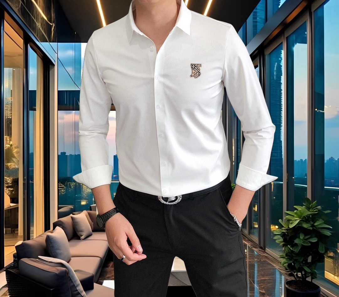 NO:131848,BURBE** Burberry 2025 early spring new men's original single casual long-sleeved shirt is released simultaneously on the official website. Simple, fashionable and versatile, high-end quality seamless cutting and edging, three-dimensional glue logo pattern design, custom imported Jinmintian silk cotton fabric, large elasticity, no wrinkles, customized hardware accessories, comfortable to wear, breathable, high grade and texture, simple and generous, fashionable and unique, casual, handsome and stylish, showing the temperament of a big brand. Size M-4XL (maximum wearable about 195 kilograms, please report height and weight to place an order) shipped the next day,,burberry,burberry,shirts,alexander wang19860909BURBE** 巴宝莉2025早春新款男士原单休闲长袖衬衫 官网同步发售 简洁时尚百搭 高端品质无缝切割包边 立体印胶logo图案设计 定制进口锦氨天丝棉面料 弹力大 不起皱 定制五金辅料 穿着舒适 透气 档次高很有质感 简单大方得体 时尚不失个性 上身休闲随性 帅气有型 彰显大牌气质.尺码M-4XL（最大可穿195斤左右 下单请报身高体重)隔天出货,,burberry,burberry,shirts,alexander wang,Men's clothing
