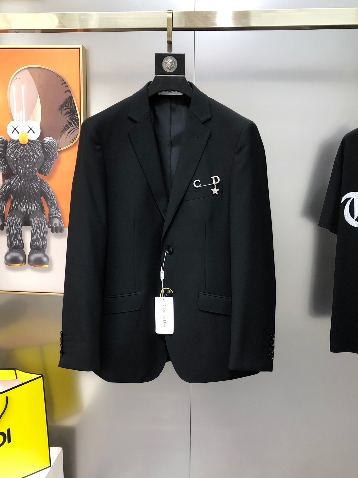 High-end Custom Men’s Leisure Suit with Innovative Memory Fabric and Chest Logo Design - 图片 3