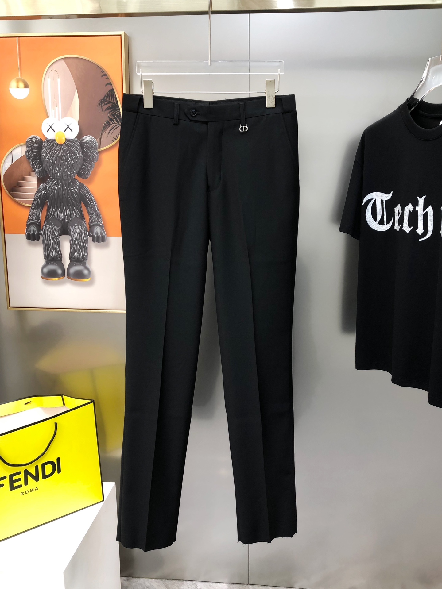 High-end Custom Men’s Leisure Suit with Innovative Memory Fabric and Chest Logo Design - 图片 4