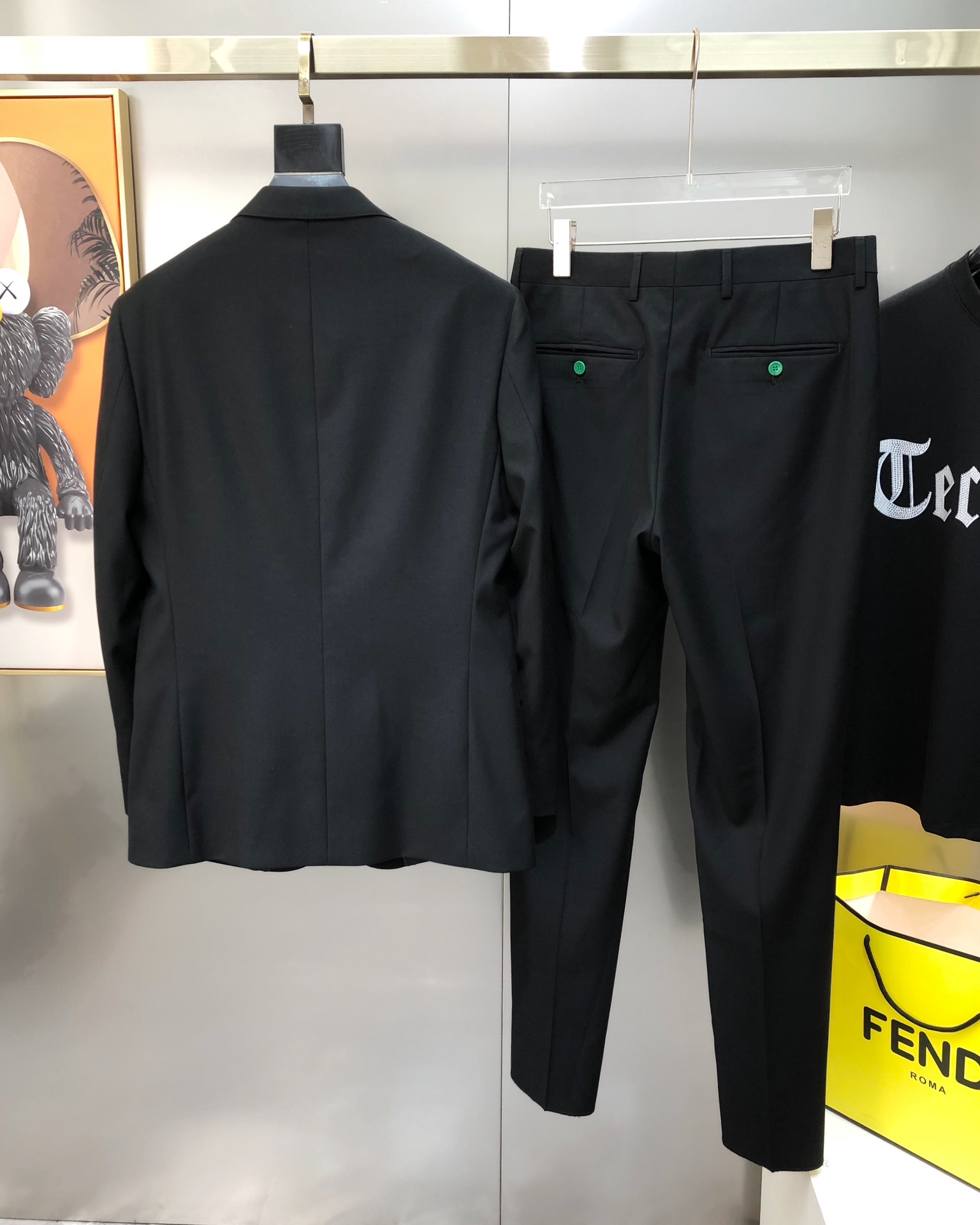 LV Louis Weiden’s 2025 Men’s Business and Leisure Suit Collection: High-End Tailoring and Style - 图片 2