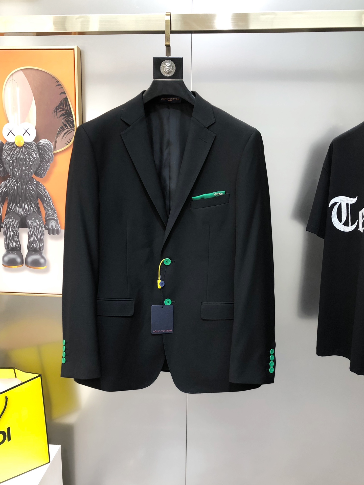 LV Louis Weiden’s 2025 Men’s Business and Leisure Suit Collection: High-End Tailoring and Style - 图片 3