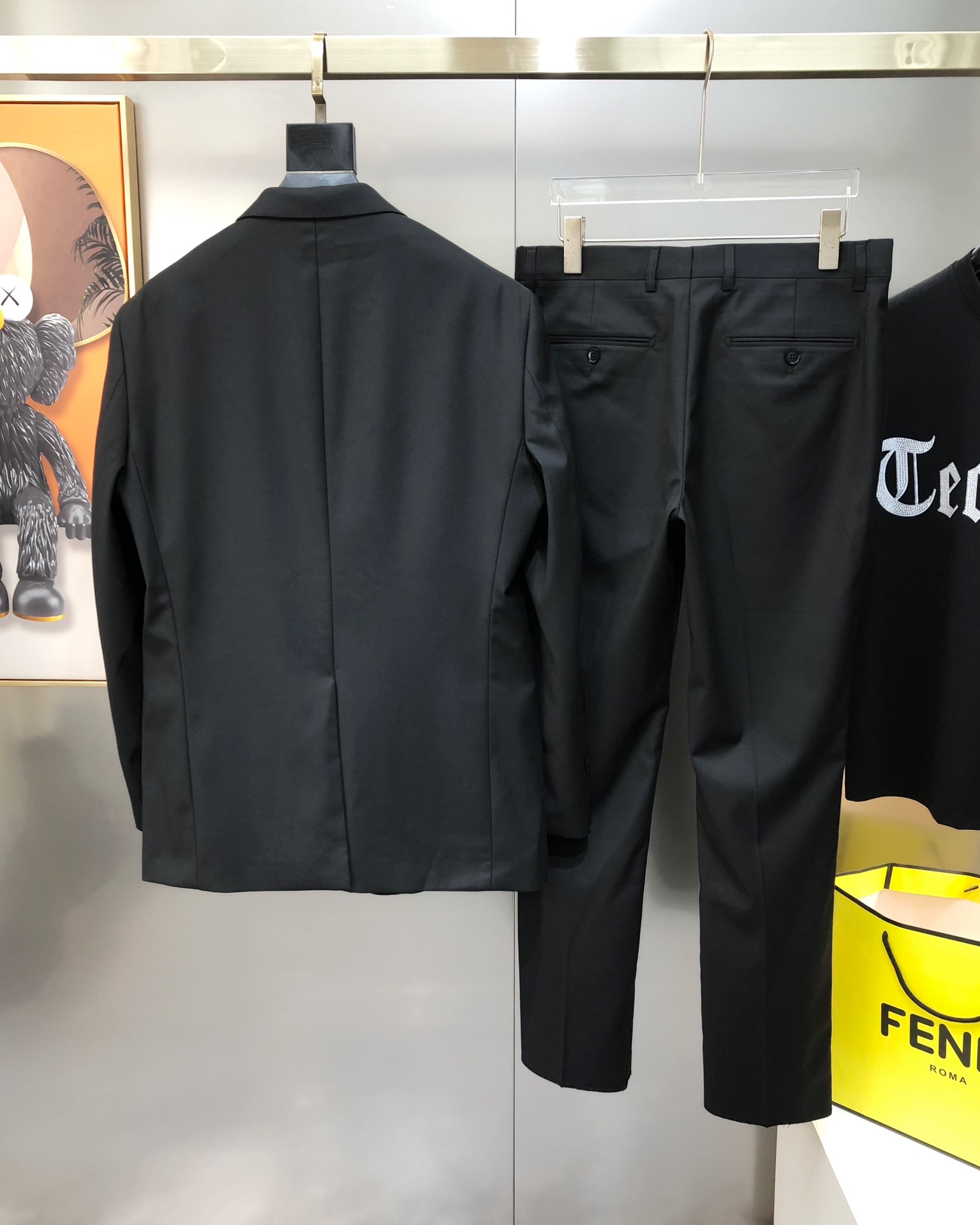 High-End Original Male Leisure Suit with Metal-Loof Decoration – Stylish and Recommended - 图片 2