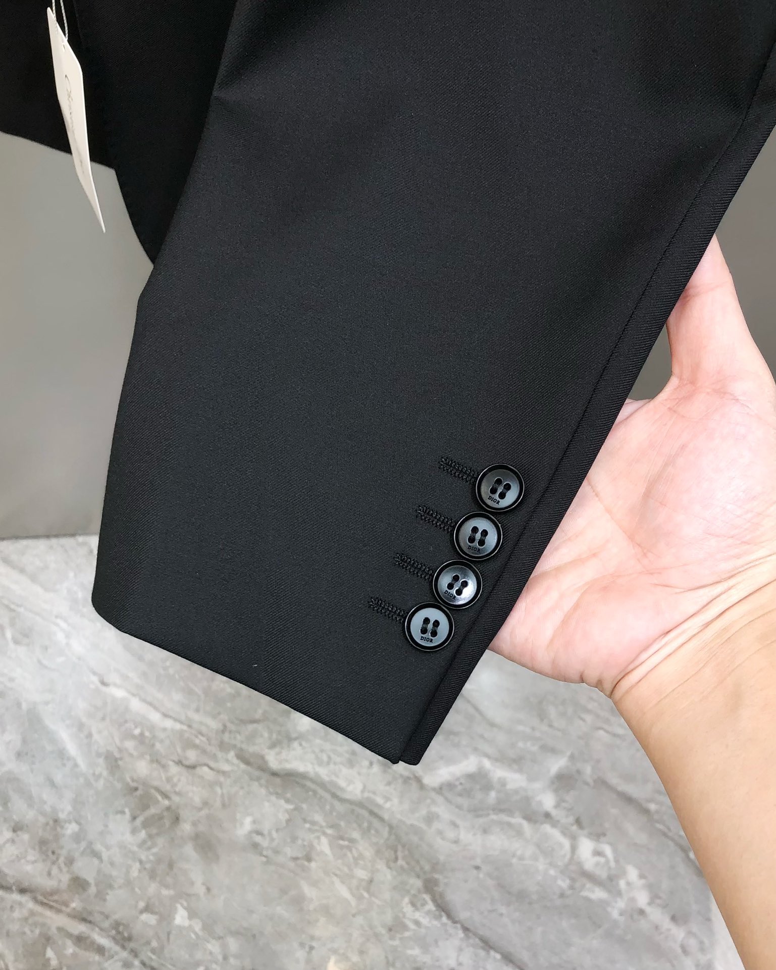 High-End Original Male Leisure Suit with Metal-Loof Decoration – Stylish and Recommended - 图片 9
