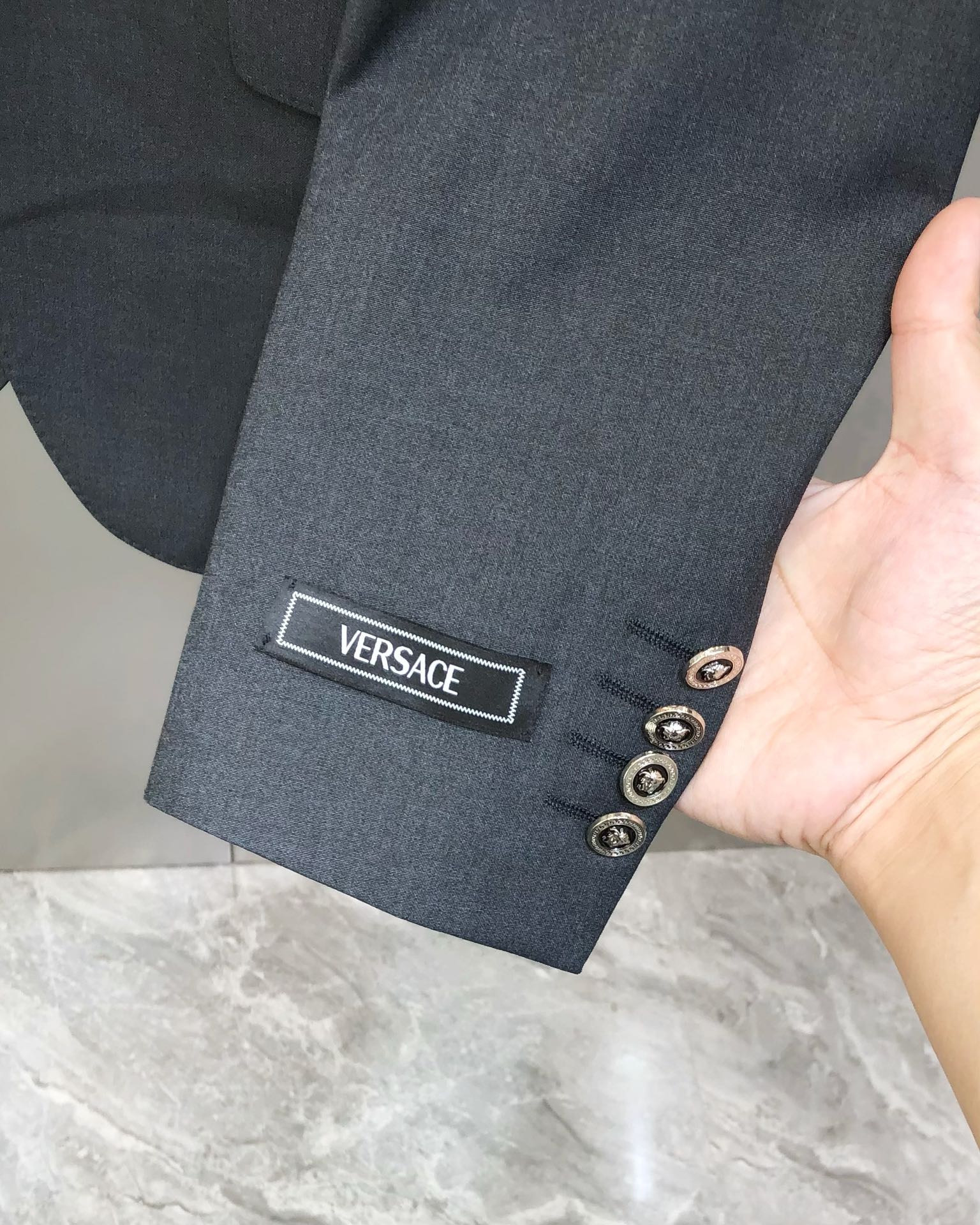 V*rsace Van Schröck’s New High-End Male Leisure Suit Collection - 图片 7