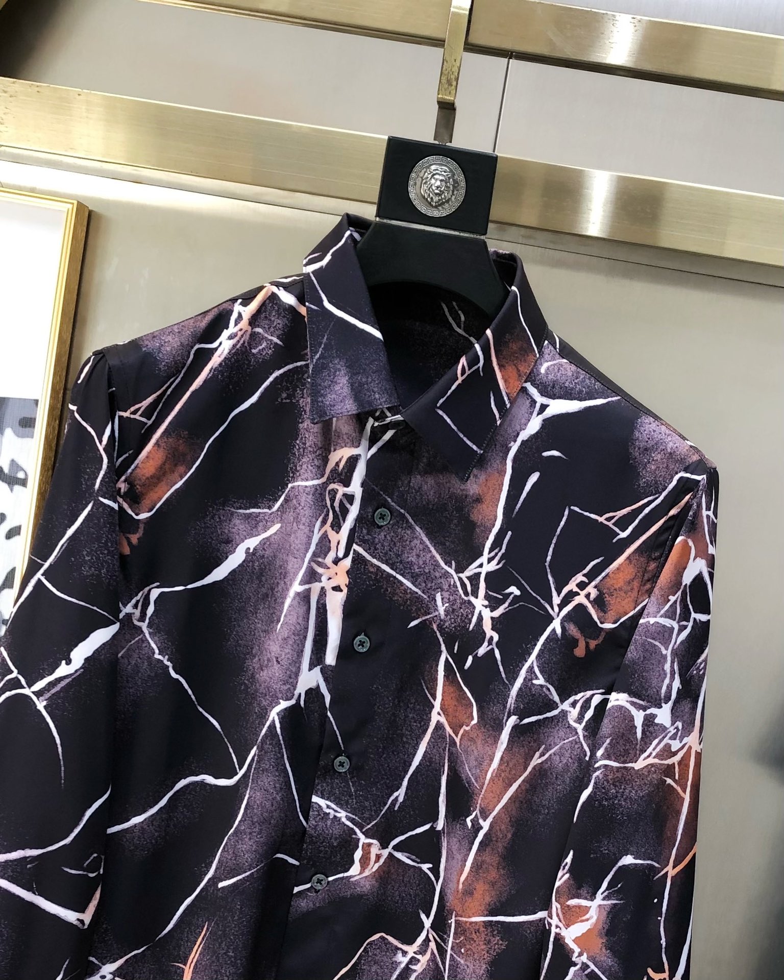 McQueen Men’s Long-Sleeved T-shirts: Fashionable Co-sell with High-Quality Design and Comfort. - 图片 3