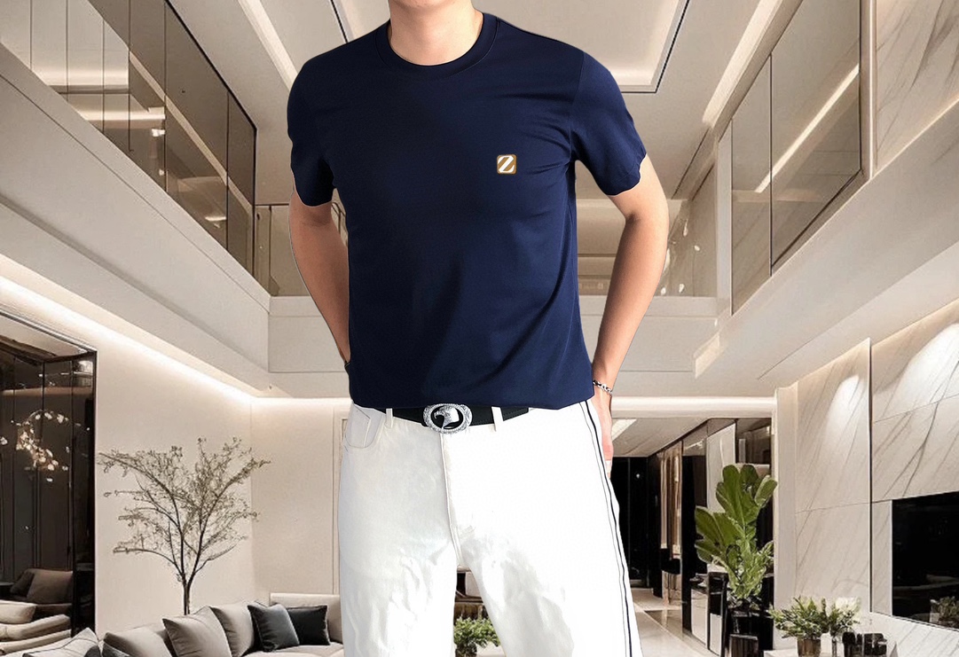 NO:135624,Z*gna 2025 spring and summer new original single men's round neck short-sleeved T-shirt, high-end customization, fashionable and versatile, sold at the counter simultaneously, three-dimensional embroidered logo pattern design, customized imported Tiansi liquid ammonia cotton fabric, skin-friendly and comfortable to wear, the fabric is soft and breathable, and it feels very delicate to touch. The inner part is all made of single-needle edge locking process!  It can ensure that the dress does not deform!  Decent cut, no sense of restraint, OEM factory workmanship shows temperament and classy, ​​very handsome upper body size M-4XL (maximum size can be worn about 195 kilograms. Please report height and weight to place an order), zegna, T-shirt,tees, t-shirt,alexander wang19860909Z*gna 杰尼亚2025春夏新款原单男士圆领短袖T恤 高端定制 时尚百搭 柜台同步售卖 立体刺绣logo图案设计 客供定制进口天丝液氨棉面料,穿着亲肤舒适 面料柔软透气 摸上去非常细腻的感觉.内里全部采用单针锁边工艺！能够确保穿着不变形！裁剪得体,没有任何束缚感,代工厂做工精细 显气质 显档次 上身非常帅气 尺码M-4XL（最大码可穿195斤左右 下单请报身高体重),,zegna,T-shirt,tees，t-shirt,alexander wang,Men's clothing