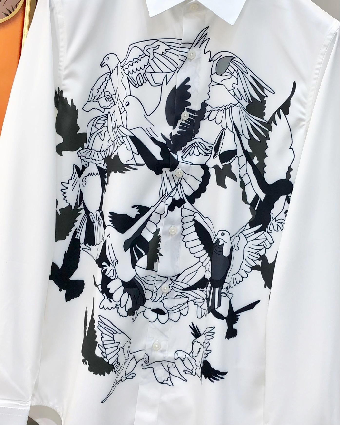 McQueen’s High-Quality Long-Sleeved Shirt with Digital Logo Design and Custom Cotton Fabric - 图片 6
