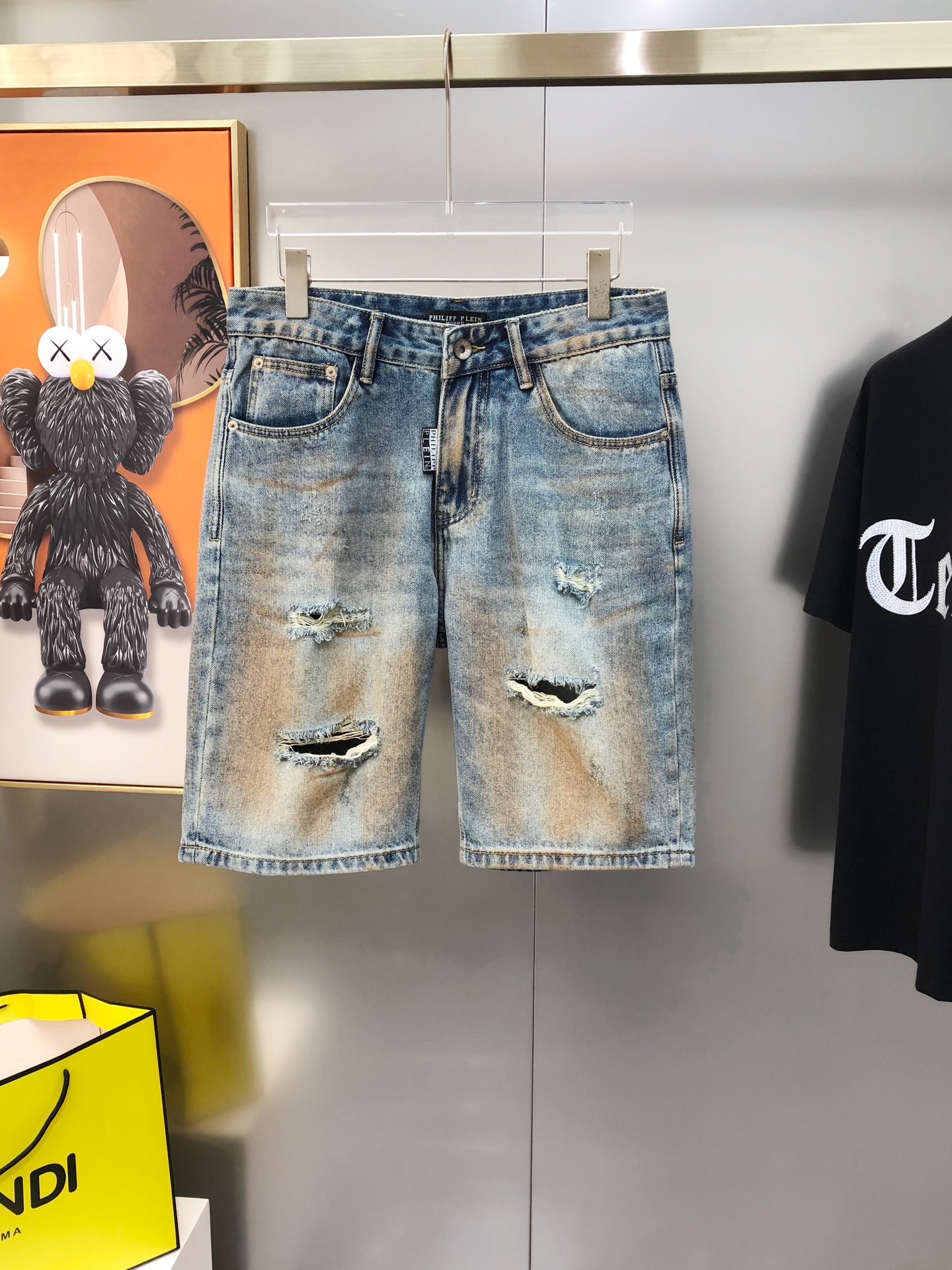 2025 Spring/Summer Men’s Cowboy Shorts: High-End Design with Unique Details