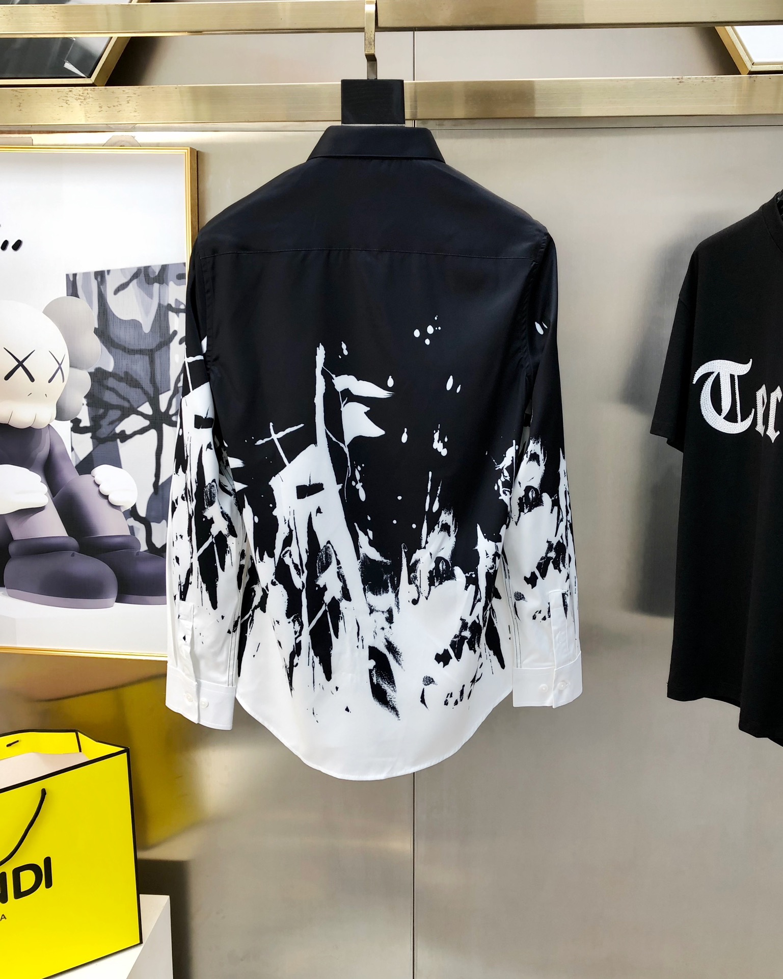 “McQueen’s New Men’s One-Way Long-Sleeved Shirts: High-Quality Co-Sale with Custom Logo Design” - 图片 2