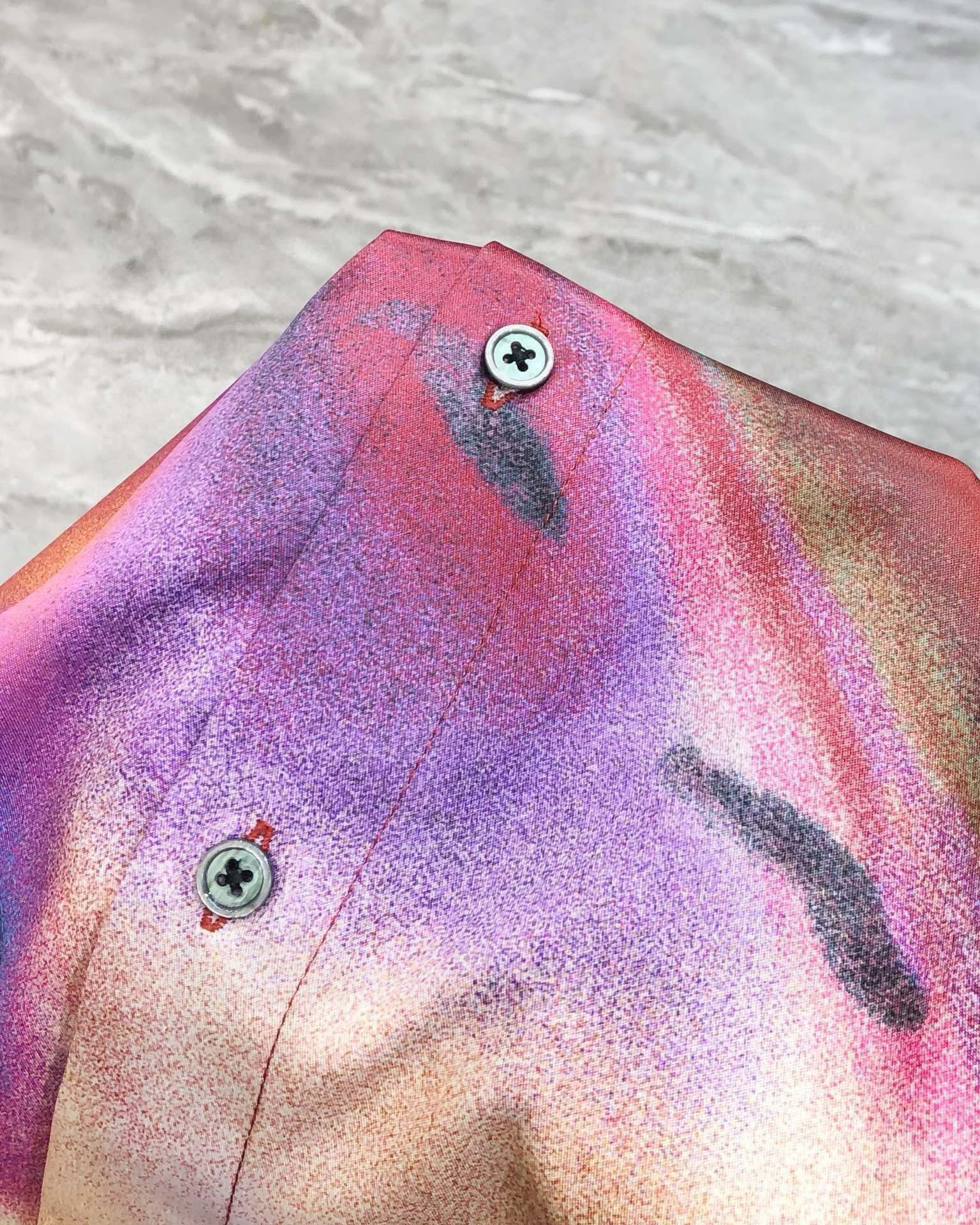 “McQueen New Men’s Long-Sleeved Shirts: Co-selling High-Spect Digital Print Design” - 图片 6