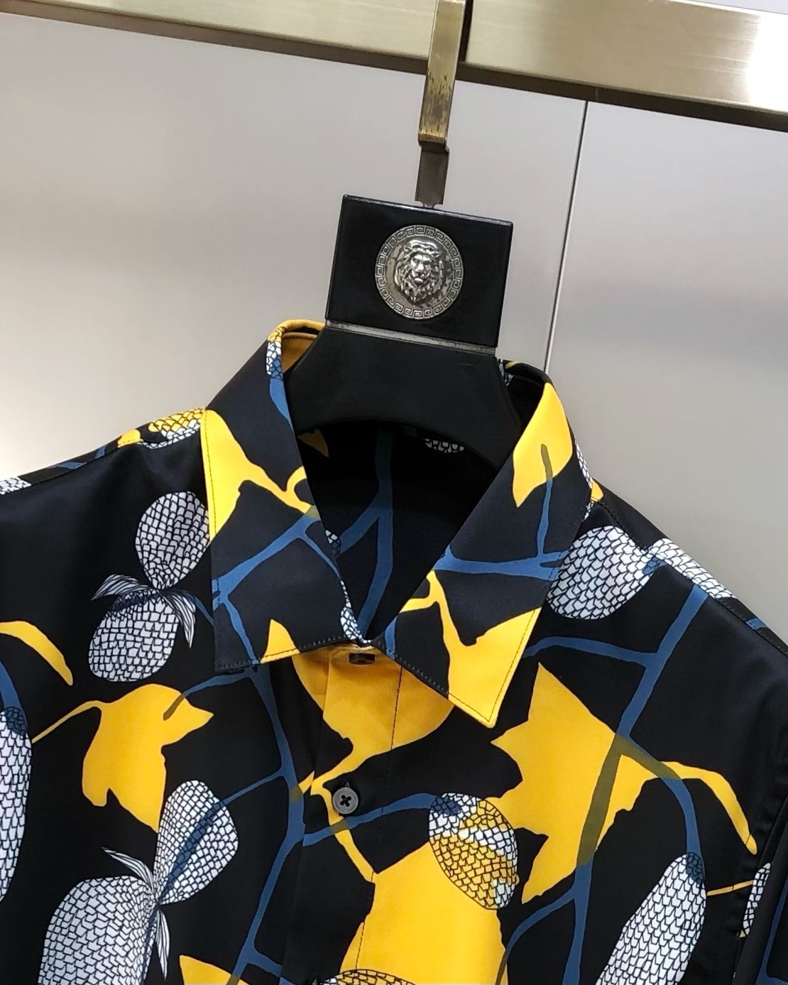 Valentino P600 Long-Sleeve Shirt: Co-Sale Fashion with High-Quality Design - 图片 4