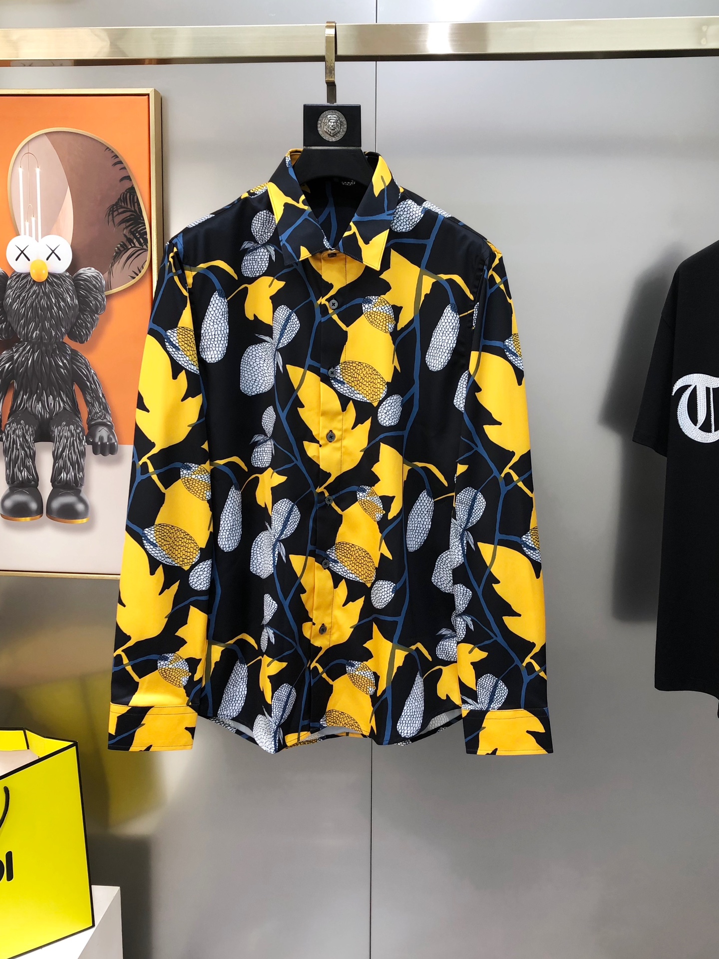 Valentino P600 Long-Sleeve Shirt: Co-Sale Fashion with High-Quality Design - 图片 1