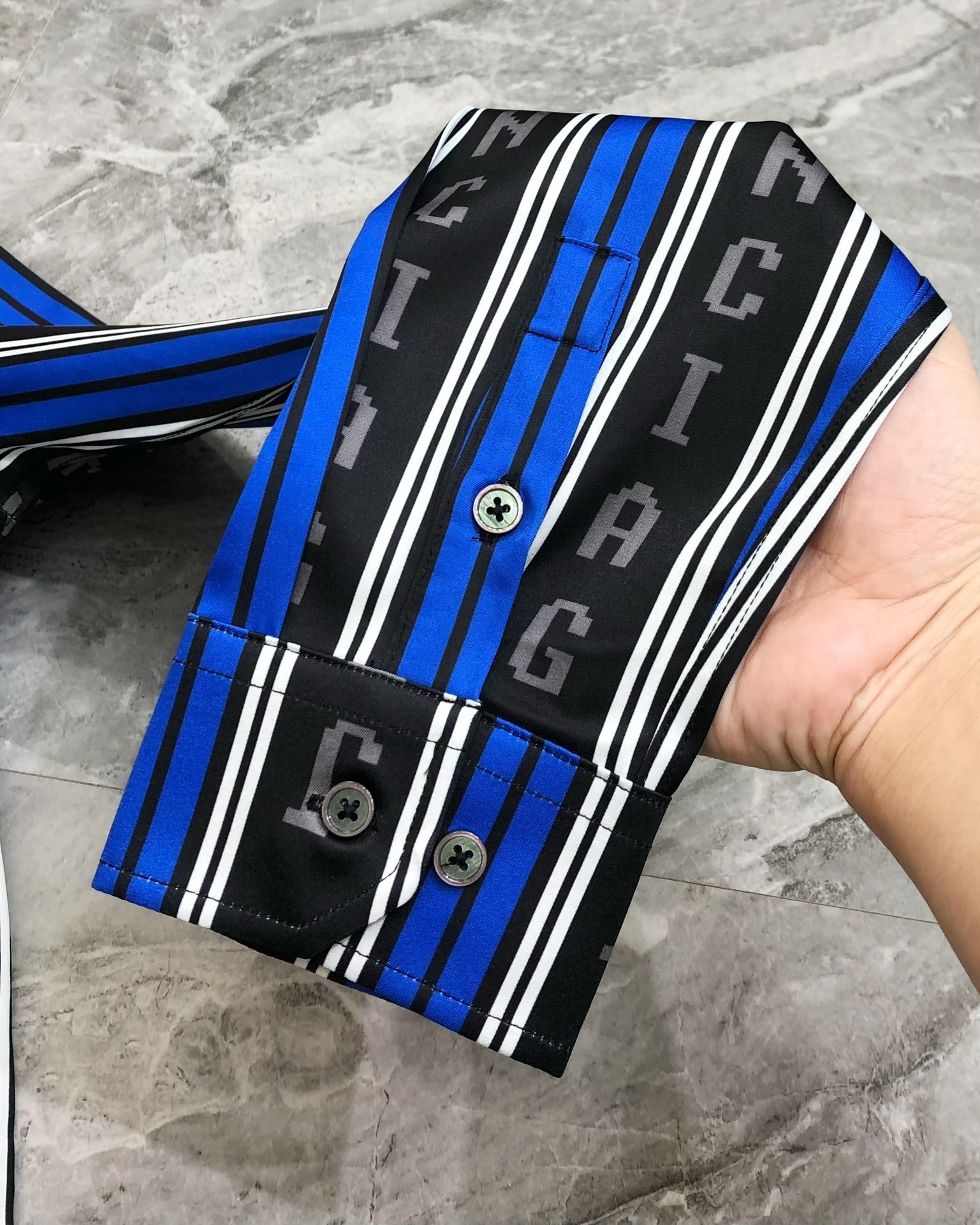 Balenciaga P600 Men’s High-Quality Long-Sleeve Shirt with Digital Print Logo - 图片 7