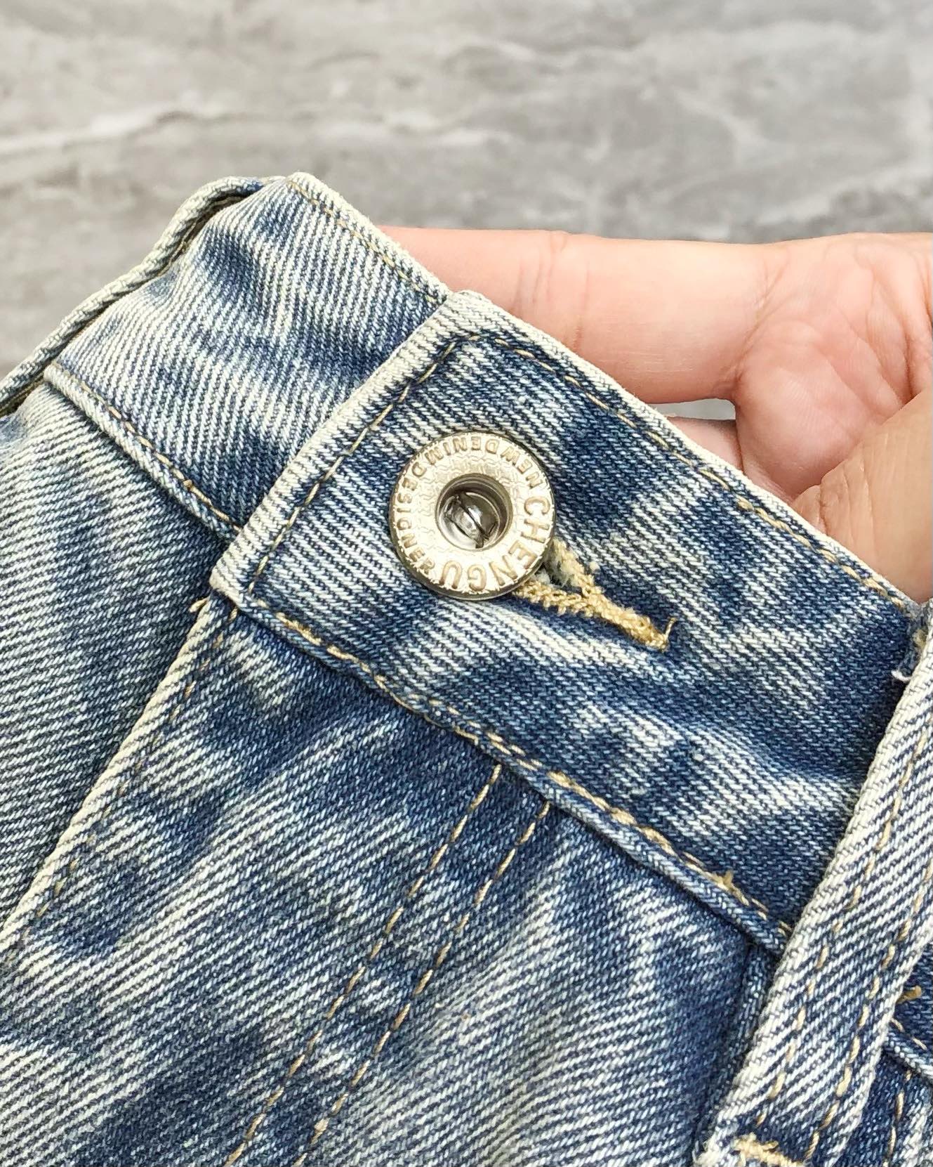 2025 Spring Summer Men’s Cowboy Shorts: Fashion Fragmentation Design with Water Wash Net Textile - 图片 5