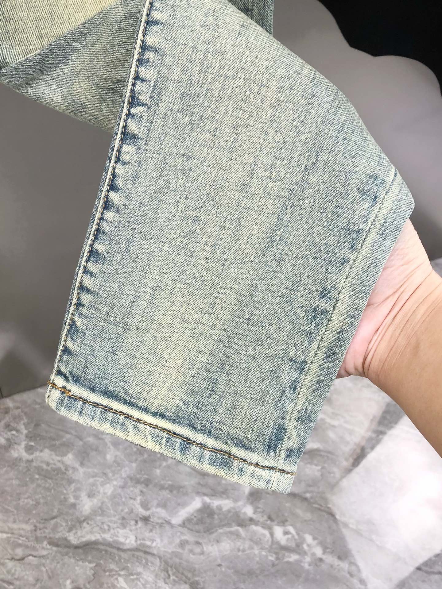 YSL Santa Roland 2025 Men’s Fashion Collection: High-End, Custom Designs and Fine Craftsmanship - 图片 9