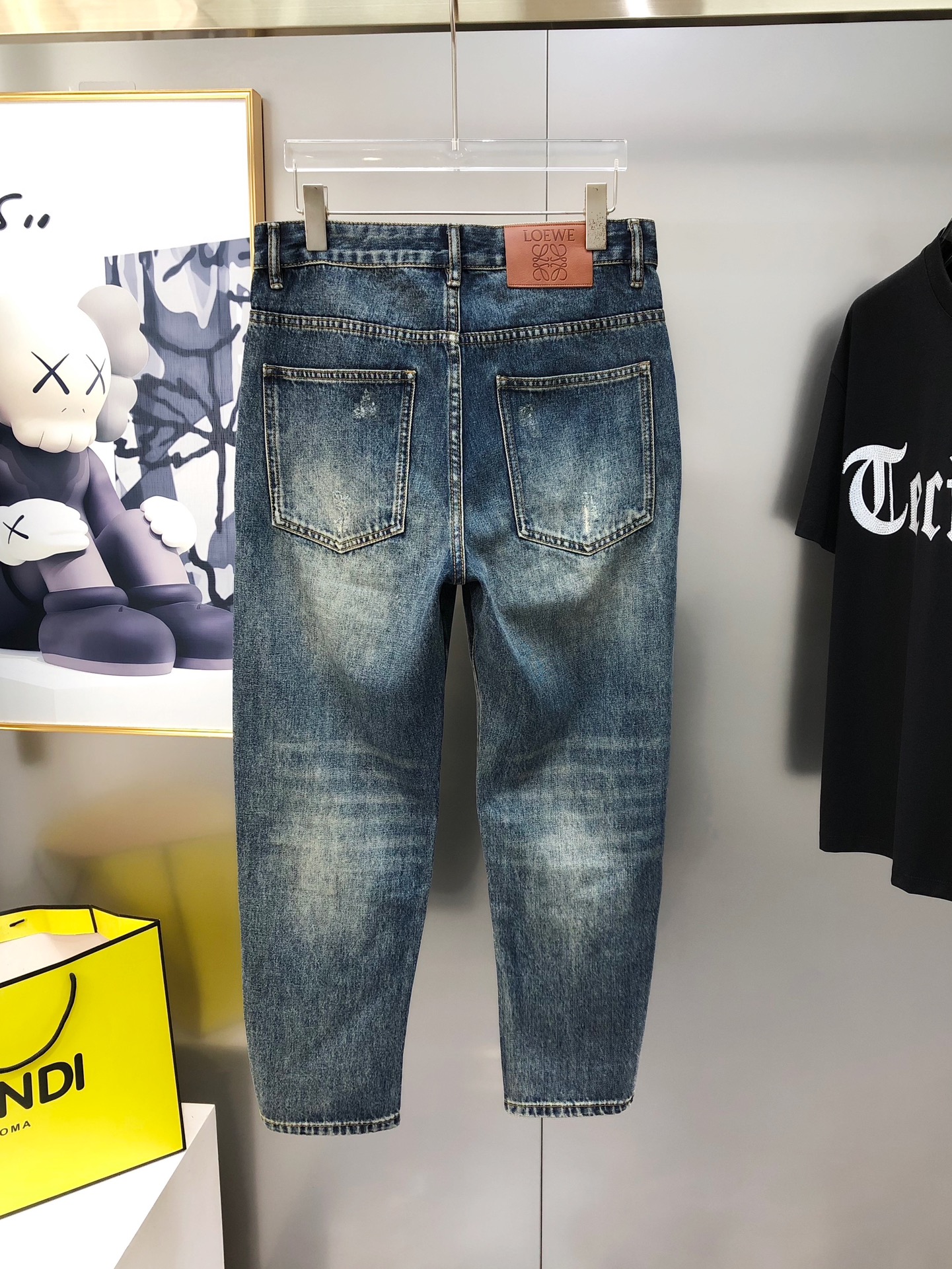 2025 Spring-Summer Man-Cracker Jeans: High-End Custom Fashion with Unique Logo Embroidery - 图片 3