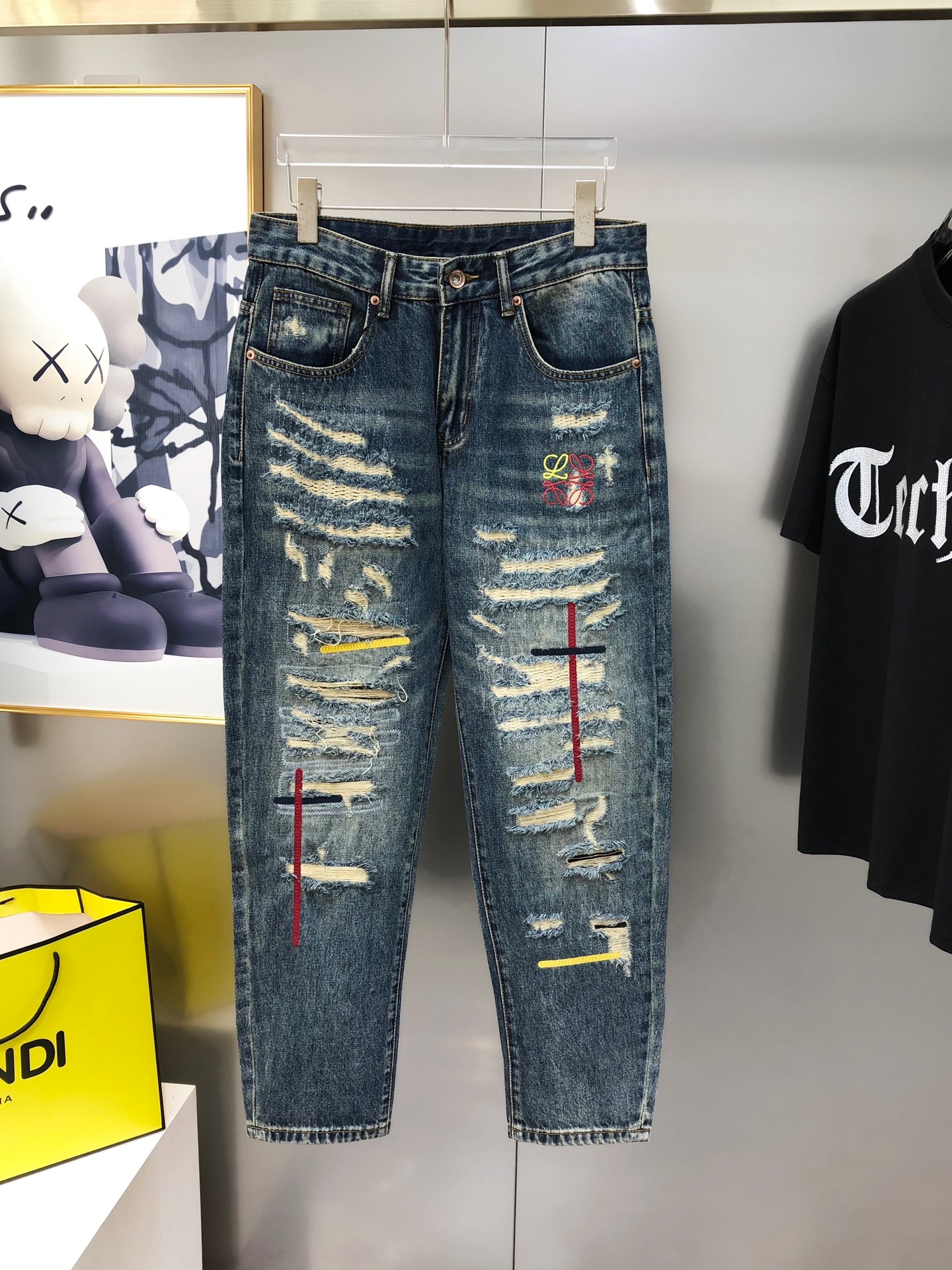 2025 Spring-Summer Man-Cracker Jeans: High-End Custom Fashion with Unique Logo Embroidery - 图片 2
