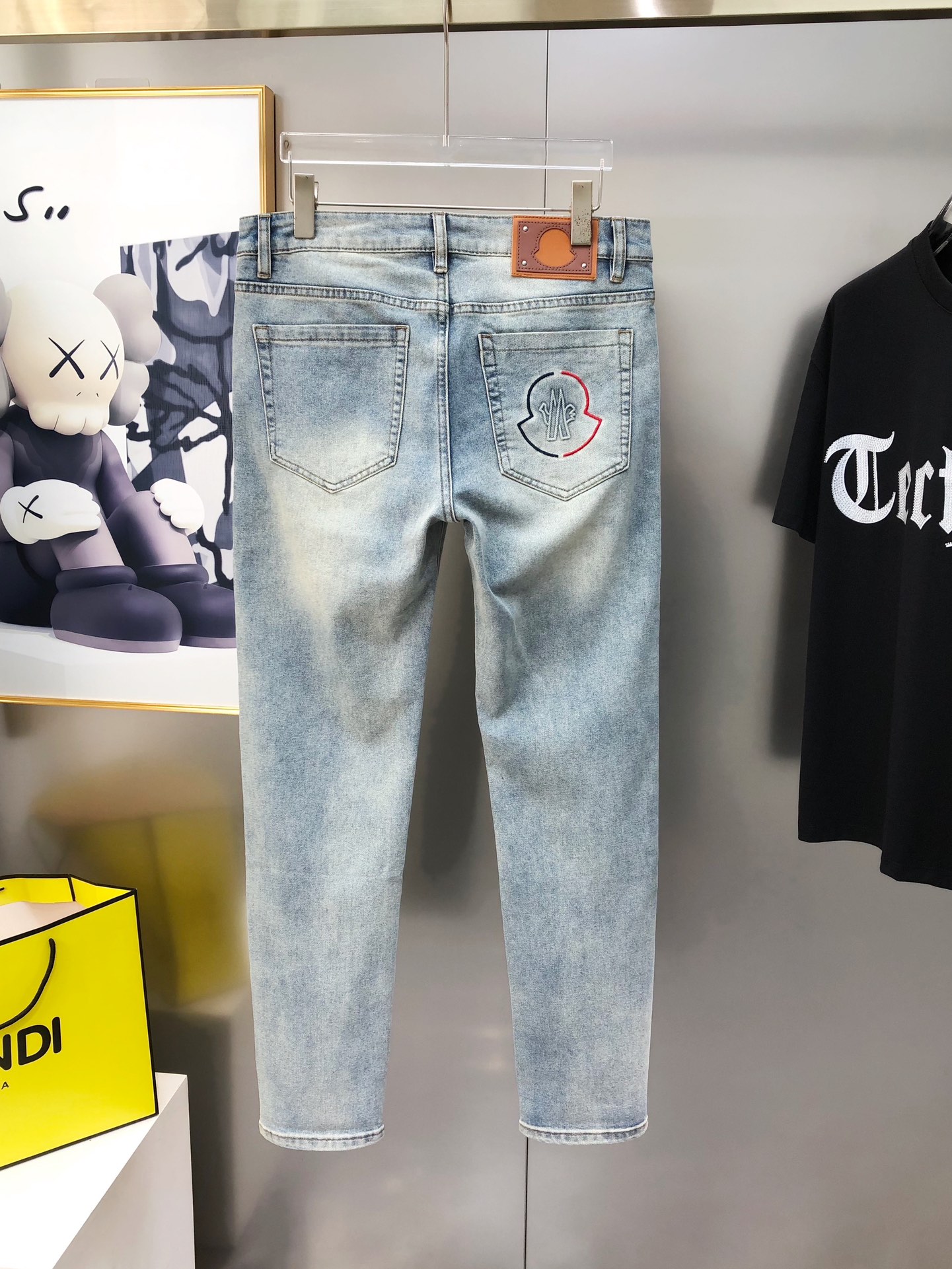 Moncler’s Spring & Summer Men’s Short Cowboy Boots: High-end Fashion with Custom Design - 图片 3