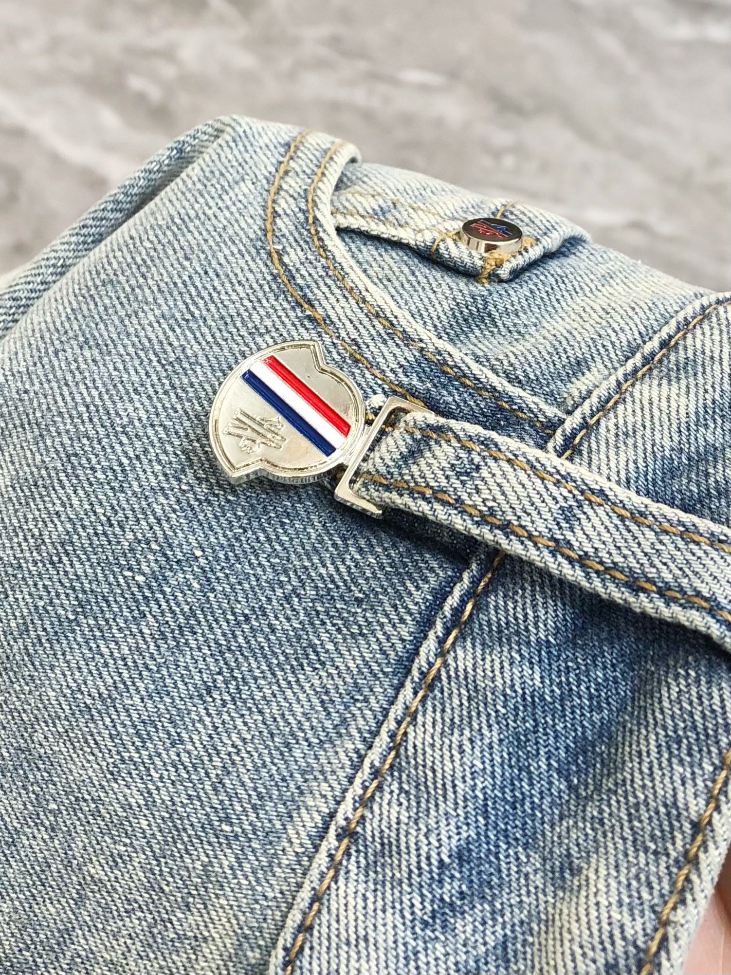 Moncler’s Spring & Summer Men’s Short Cowboy Boots: High-end Fashion with Custom Design - 图片 7